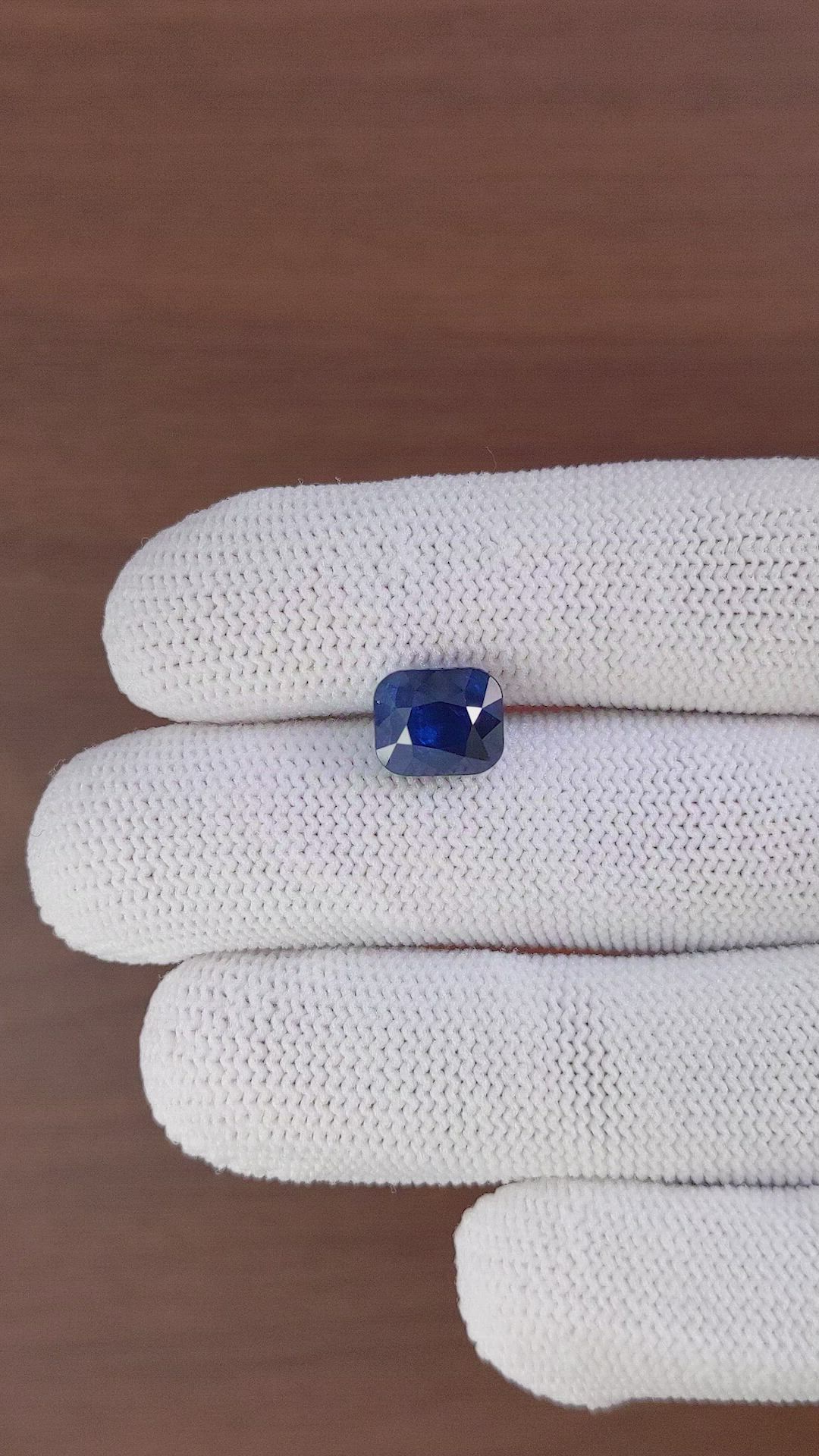 5.52 Ct. Blue Sapphire from Ceylon (Sri Lanka) Size Video