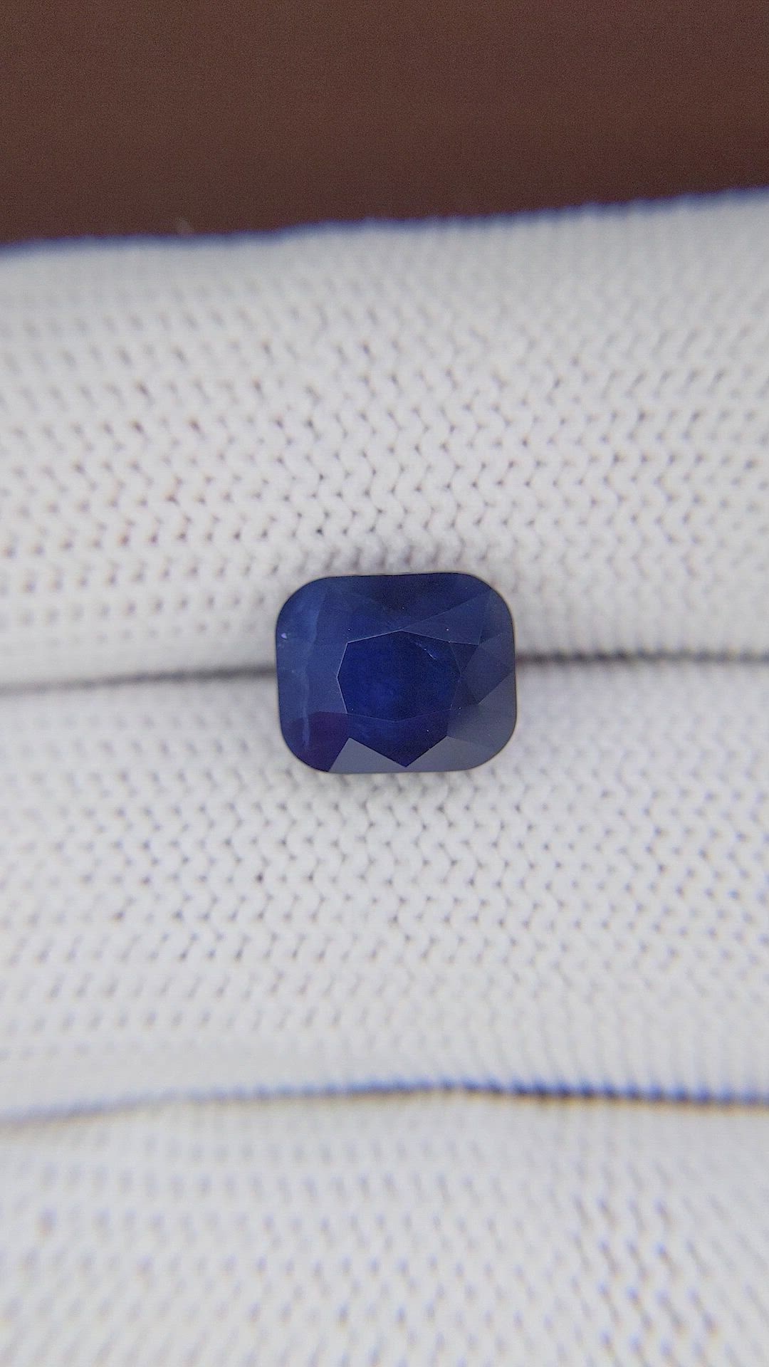 5.52 Ct. Blue Sapphire from Ceylon (Sri Lanka) Size Video