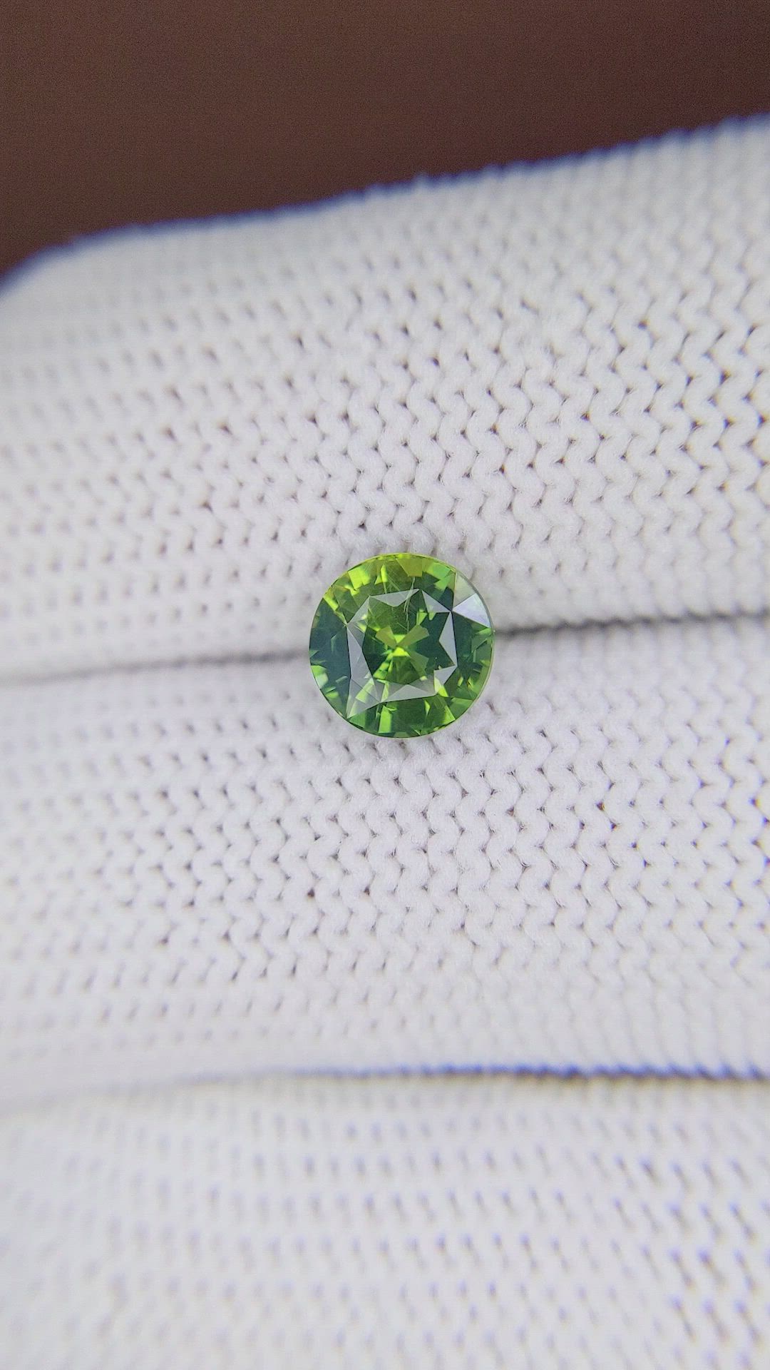 2.02 Ct. Bi Color Sapphire from Ceylon (Sri Lanka) Size Video