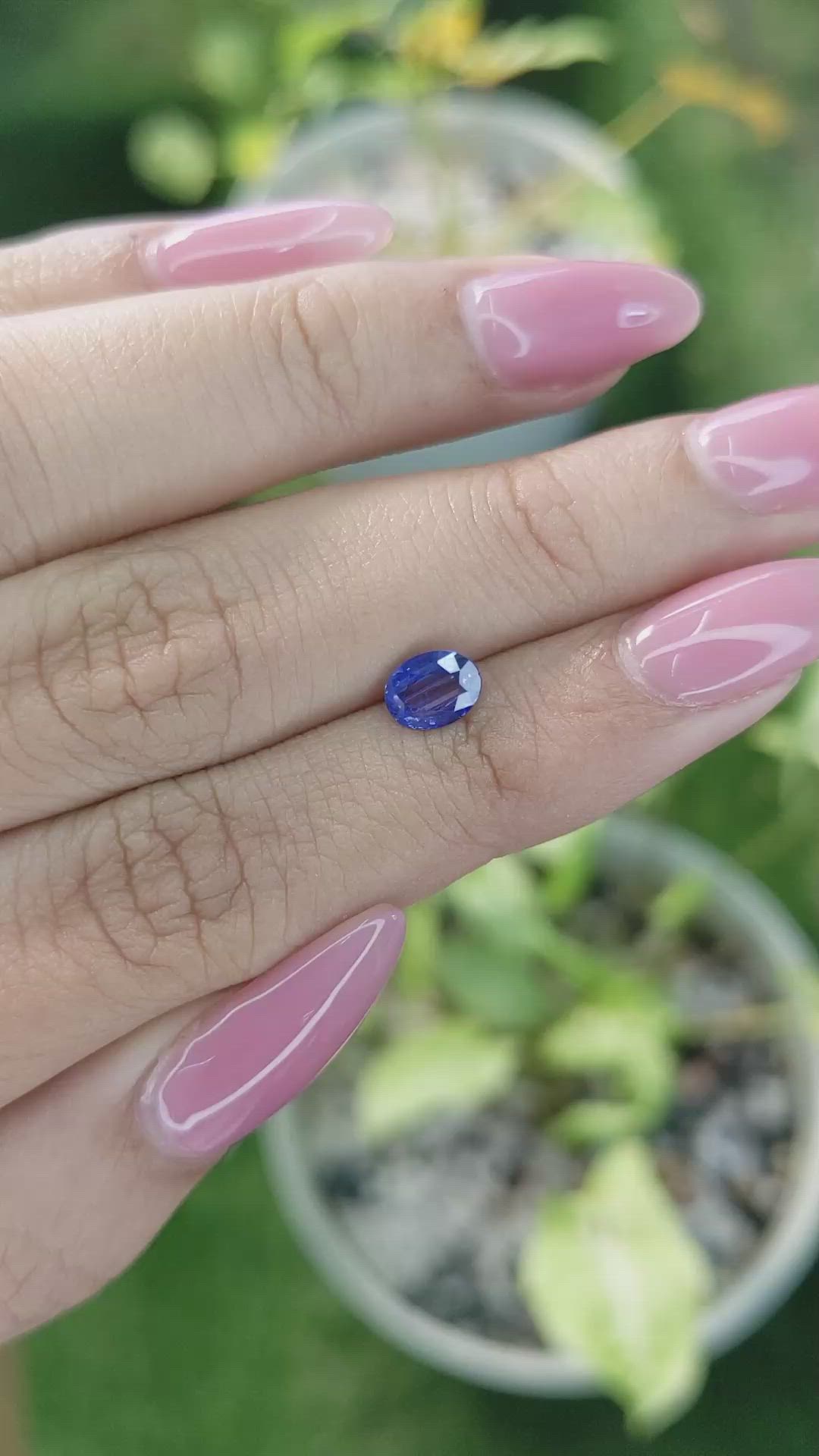 1.00 Ct. Blue Sapphire from Ceylon (Sri Lanka) Size Video