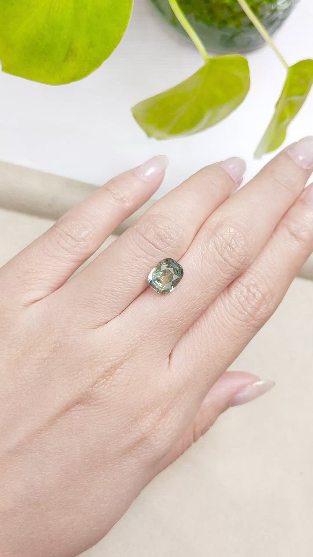 3.35 Ct. Yellowish Green Sapphire from Ceylon (Sri Lanka) Size Video