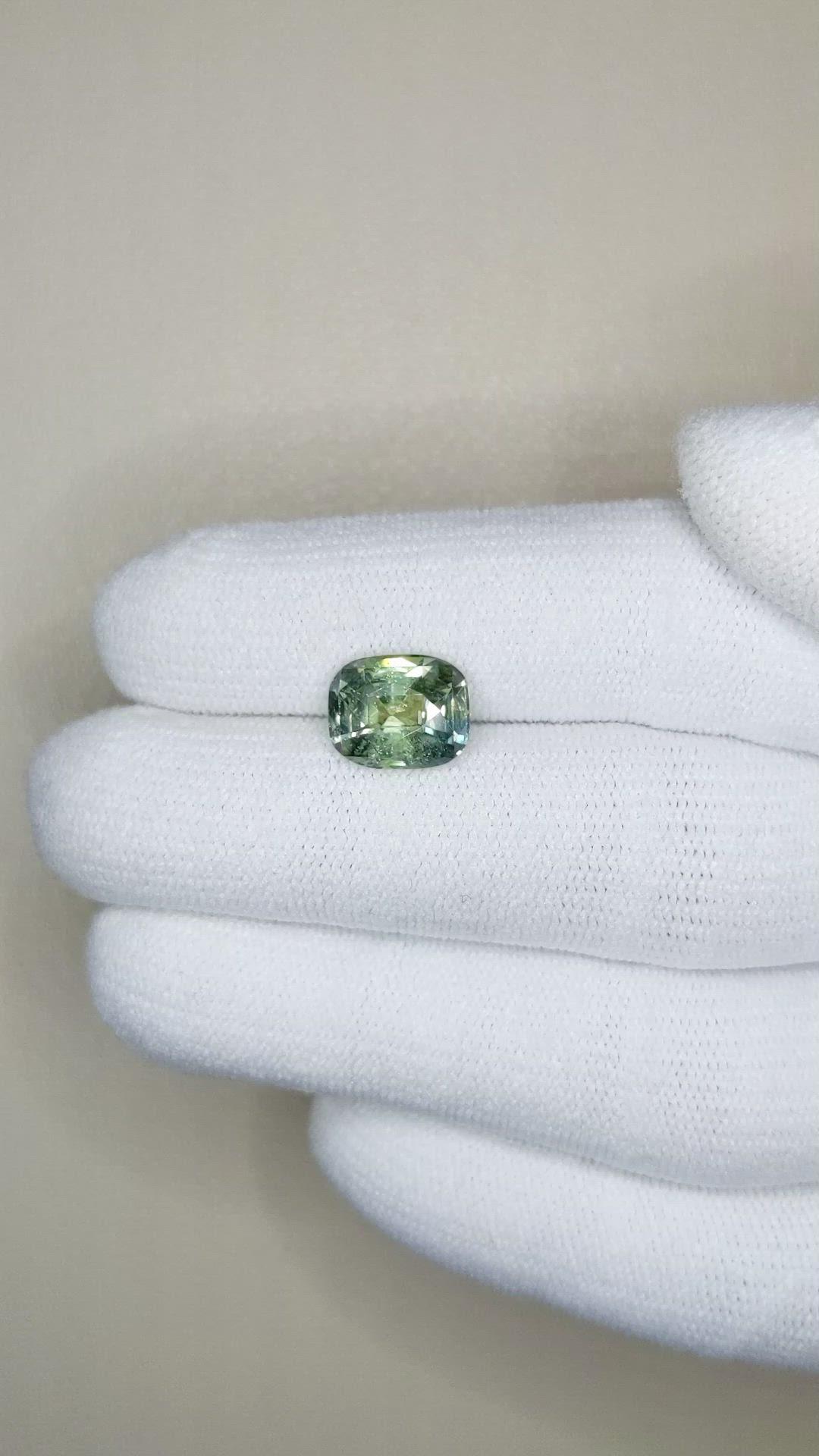 3.35 Ct. Yellowish Green Sapphire from Ceylon (Sri Lanka) Size Video