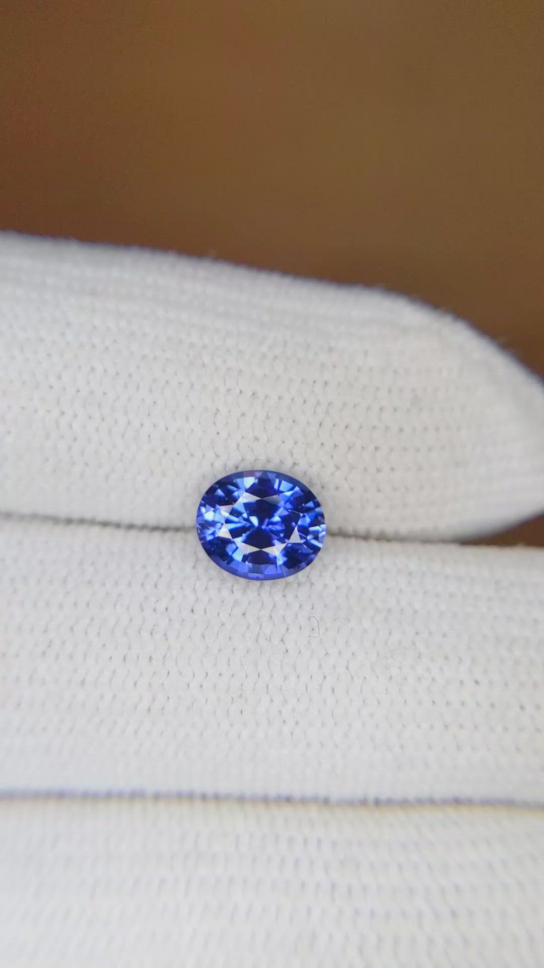 1.27 Ct. Blue Sapphire from Ceylon (Sri Lanka) Size Video