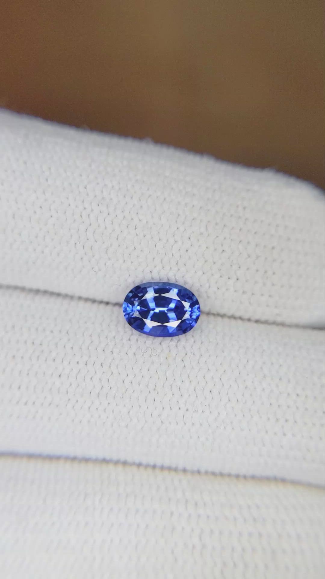 1.06 Ct. Blue Sapphire from Ceylon (Sri Lanka) Size Video