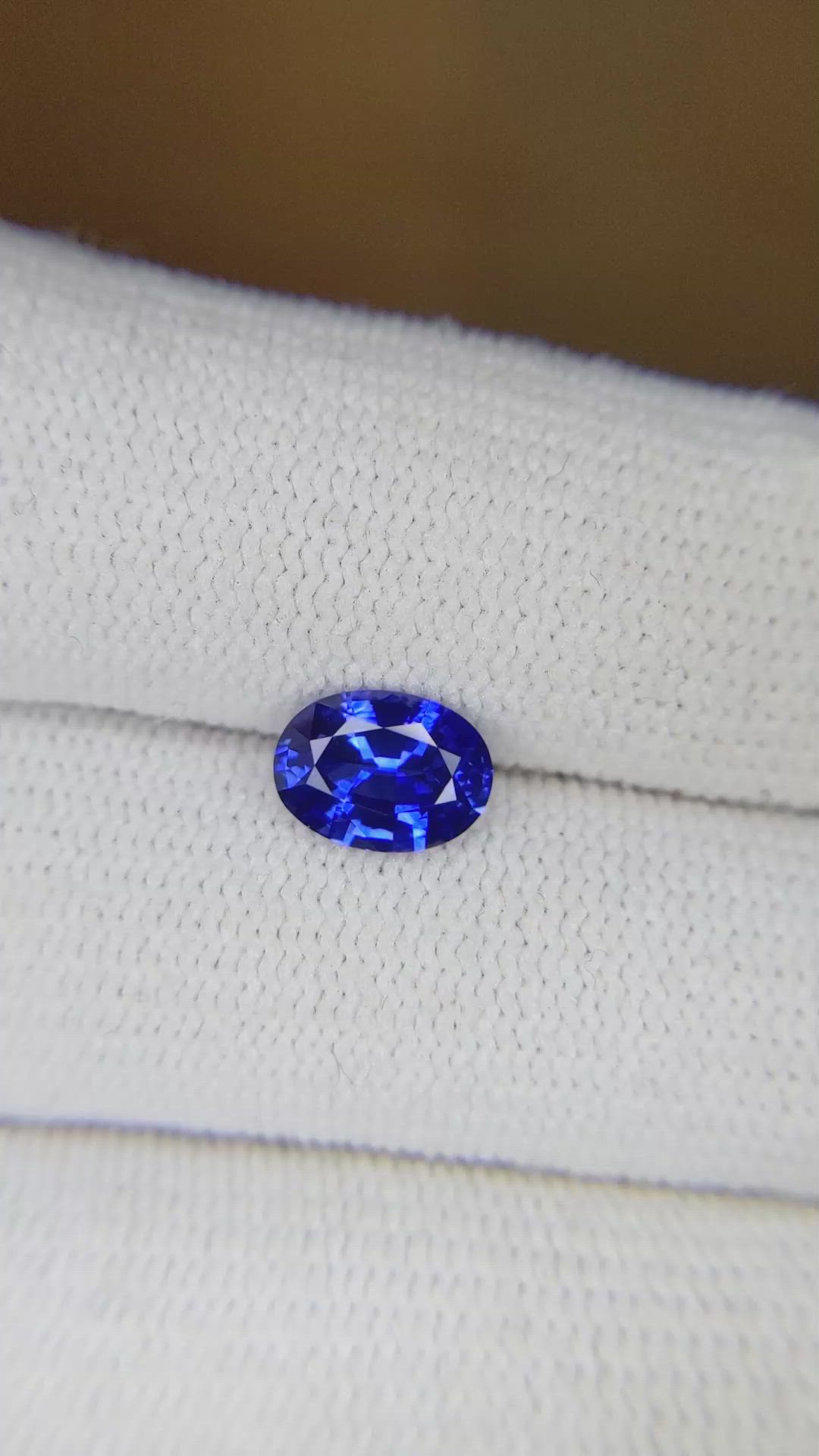 1.34 Ct. Blue Sapphire from Ceylon (Sri Lanka) Size Video