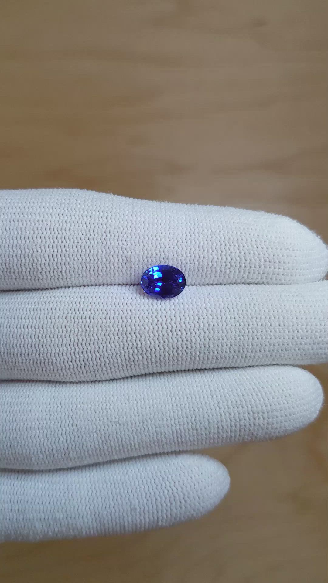 1.71 Ct. Blue Sapphire from Ceylon (Sri Lanka) Size Video
