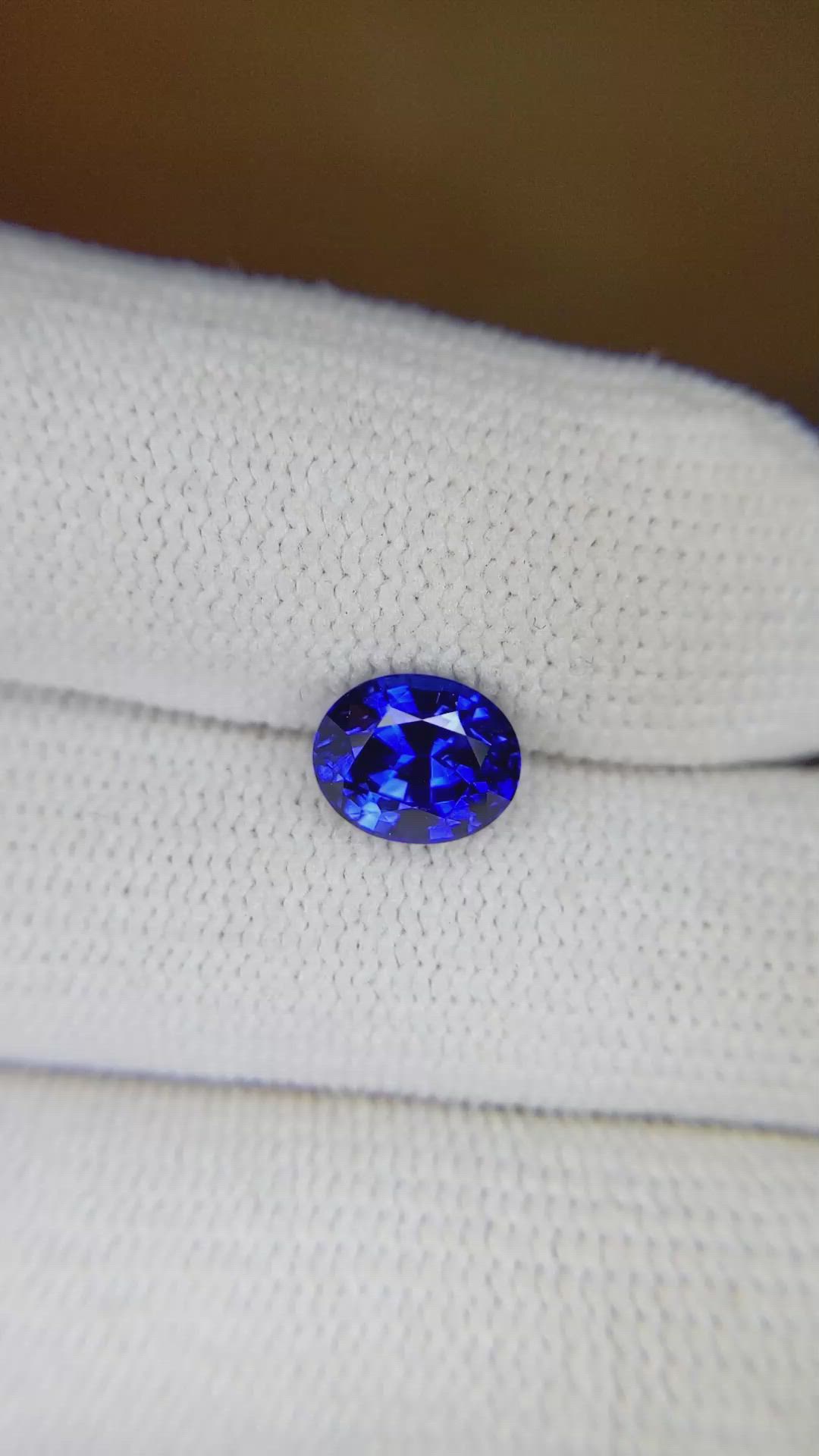 1.76 Ct. Blue Sapphire from Ceylon (Sri Lanka) Size Video