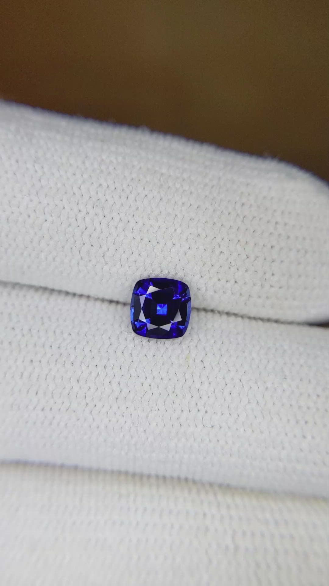 0.82 Ct. Blue Sapphire from Ceylon (Sri Lanka) Size Video