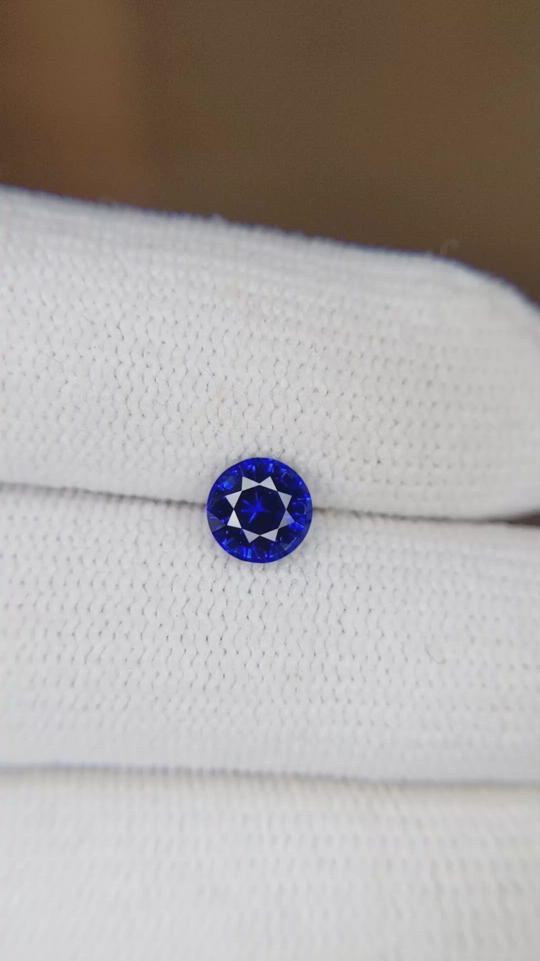1.01 Ct. Blue Sapphire from Ceylon (Sri Lanka) Size Video