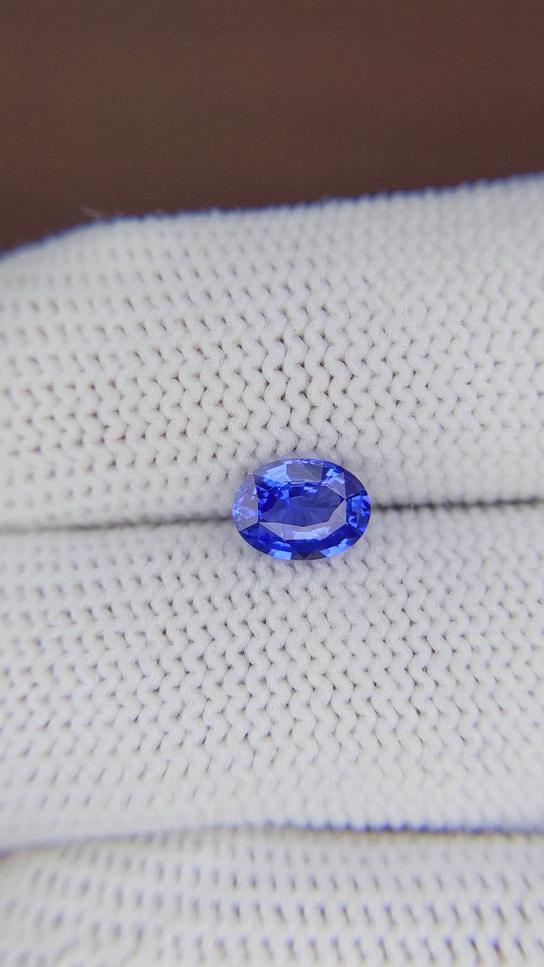 1.03 Ct. Blue Sapphire from Ceylon (Sri Lanka) Size Video