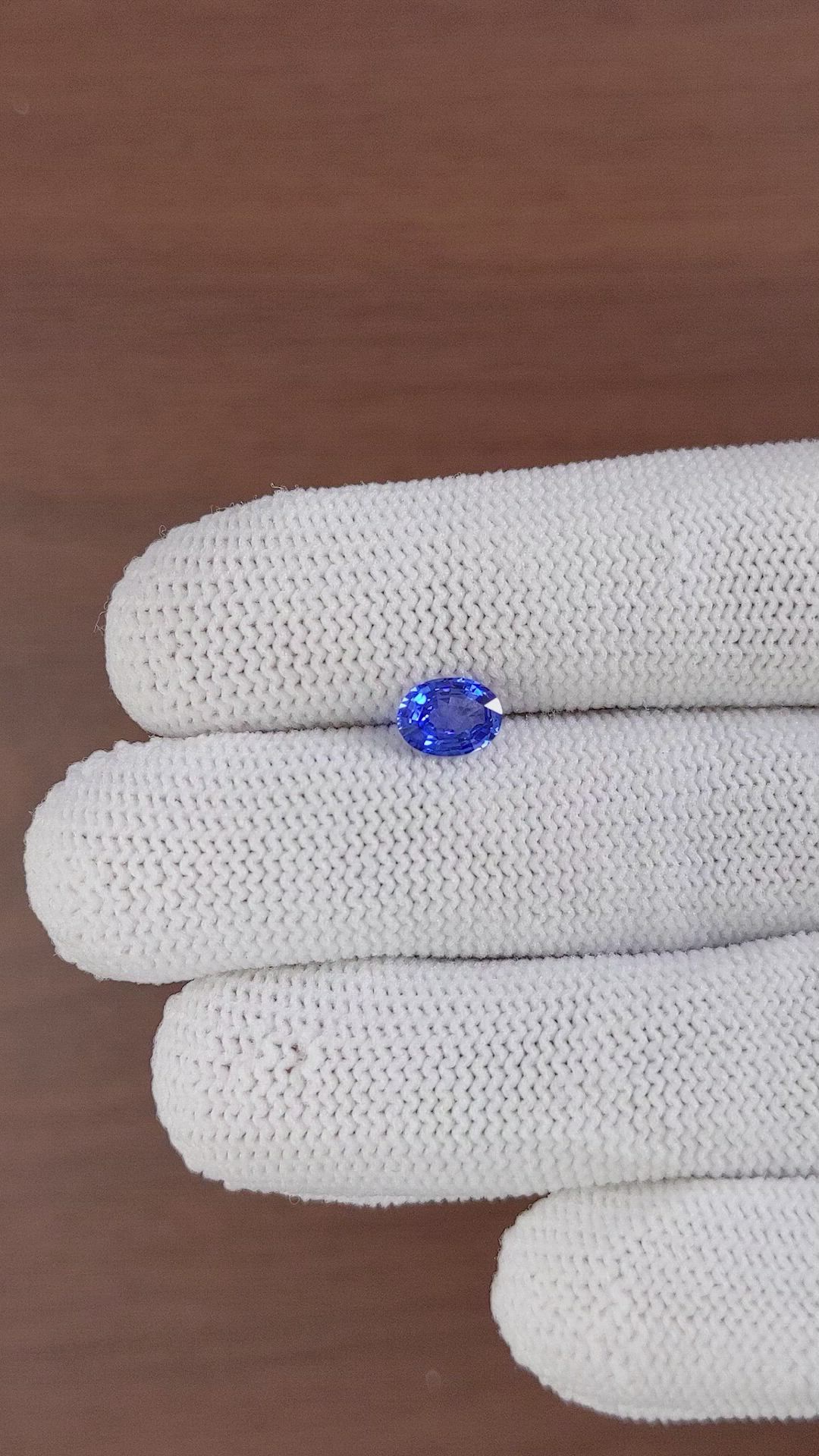 1.03 Ct. Blue Sapphire from Ceylon (Sri Lanka) Size Video
