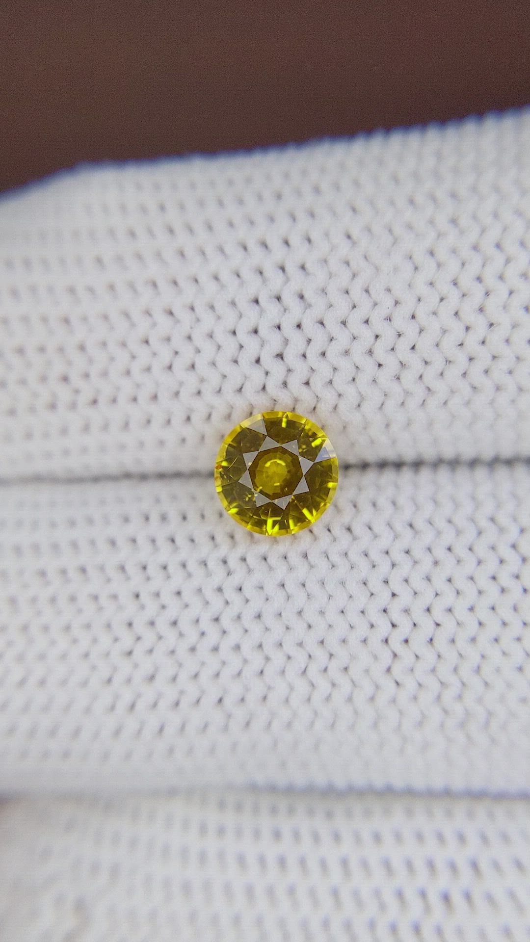 1.32 Ct. Yellow Sapphire from Ceylon (Sri Lanka) Size Video