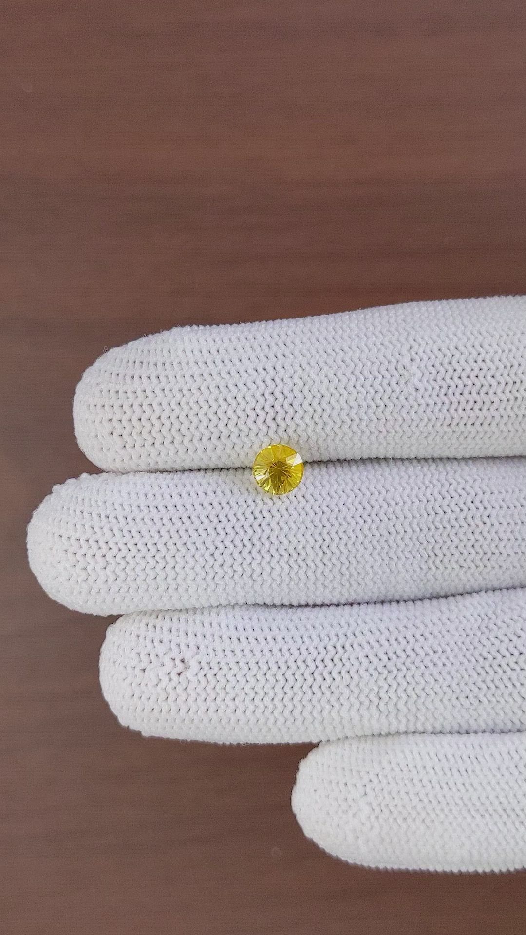 1.14 Ct. Yellow Sapphire from Ceylon (Sri Lanka) Size Video