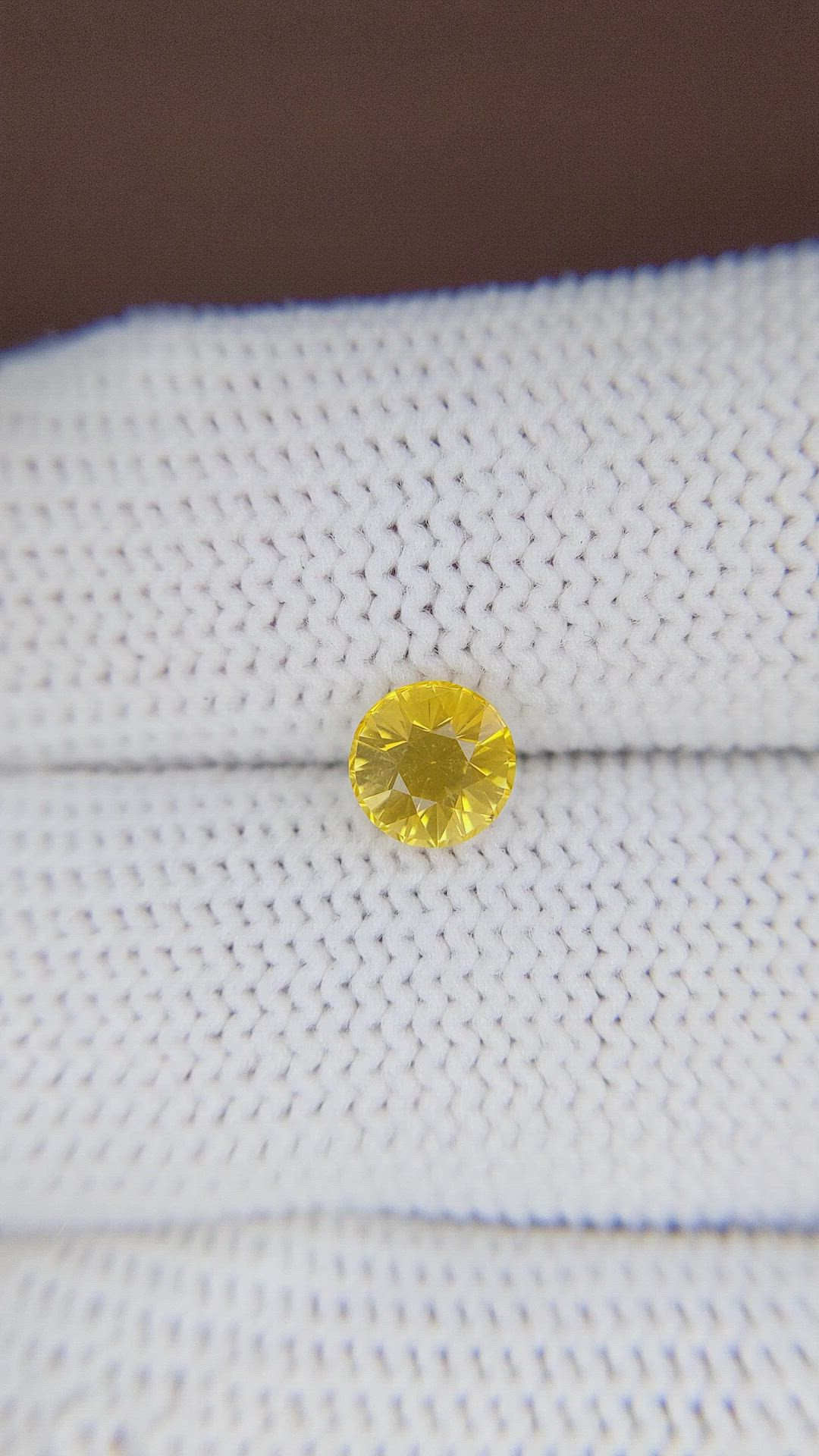 1.14 Ct. Yellow Sapphire from Ceylon (Sri Lanka) Size Video