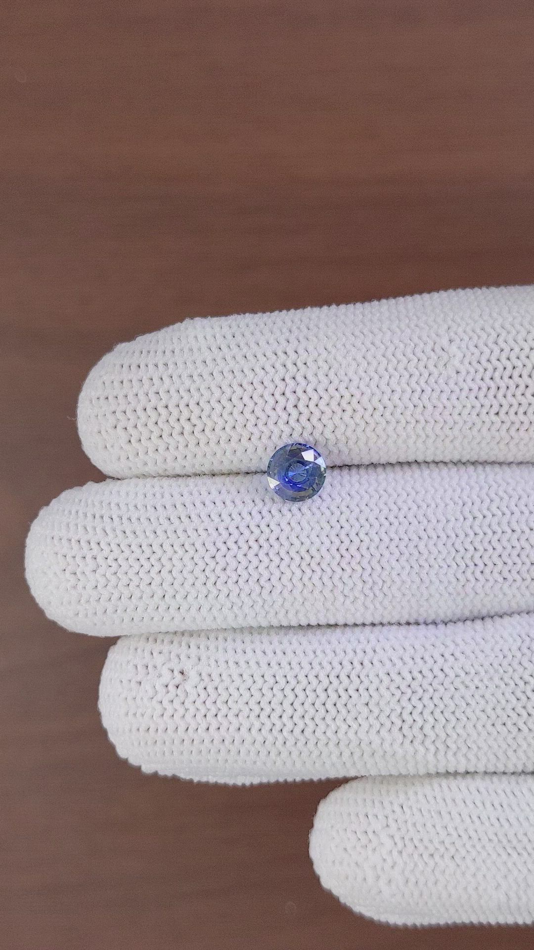 1.07 Ct. Bi Color Sapphire from Ceylon (Sri Lanka) Size Video