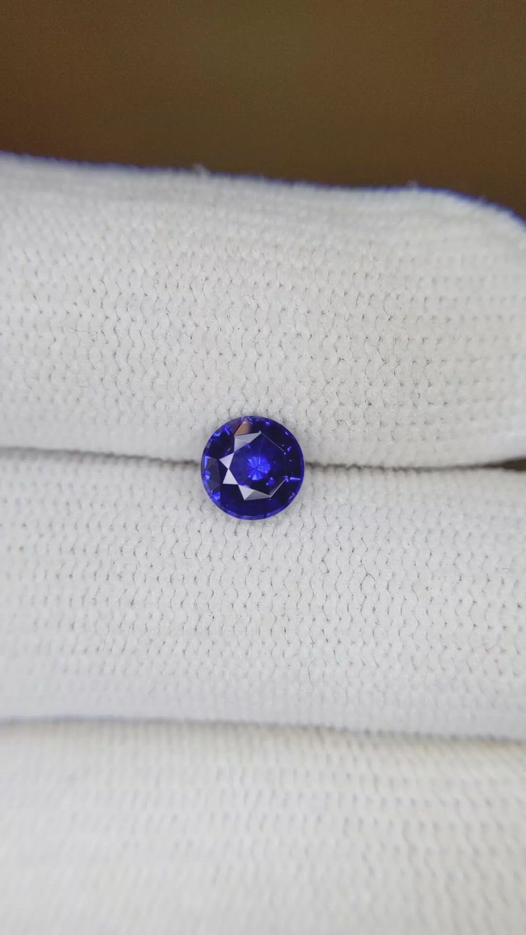 0.90 Ct. Blue Sapphire from Ceylon (Sri Lanka) Size Video