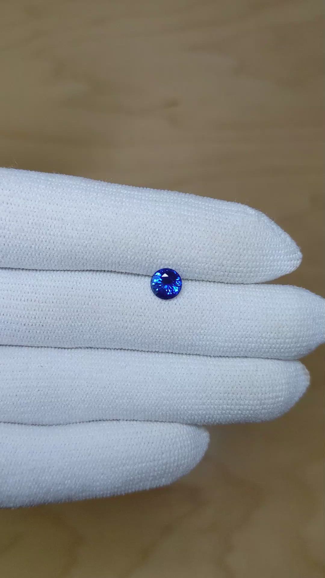 1.01 Ct. Blue Sapphire from Ceylon (Sri Lanka) Size Video