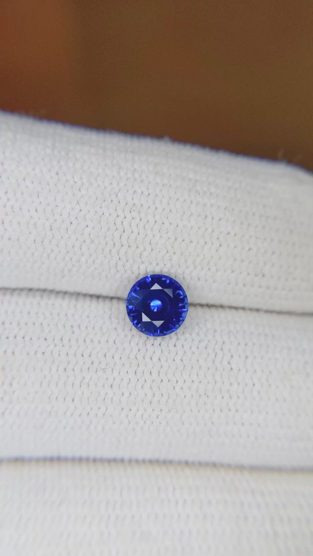 1.01 Ct. Blue Sapphire from Ceylon (Sri Lanka) Size Video
