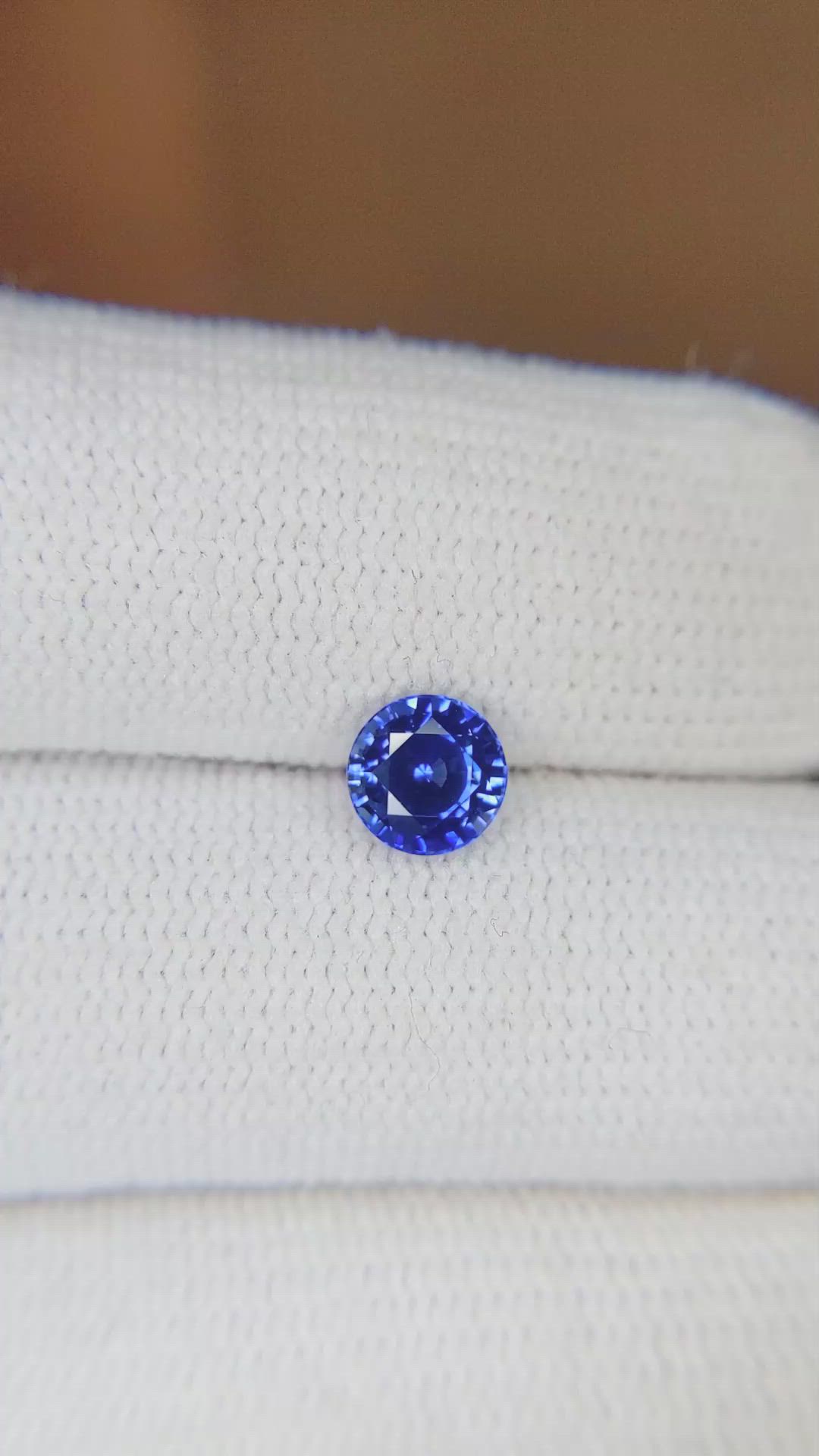 1.06 Ct. Blue Sapphire from Ceylon (Sri Lanka) Size Video