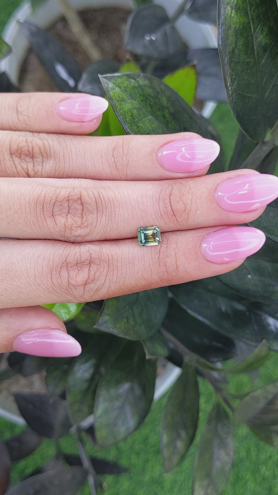 1.10 Ct. Bi Color Sapphire from Australia Size Video