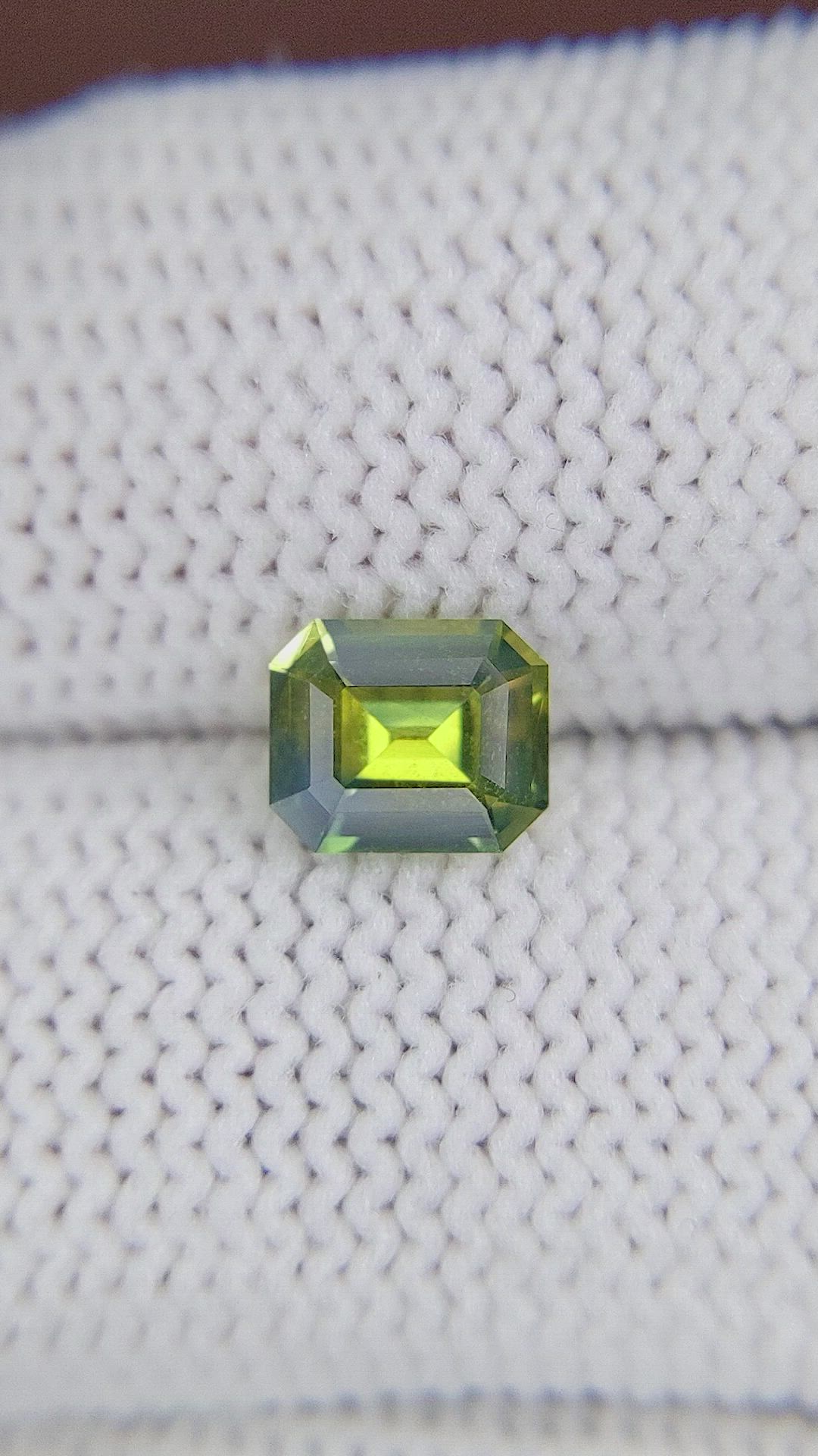 1.04 Ct. Bi Color Sapphire from Australia Size Video