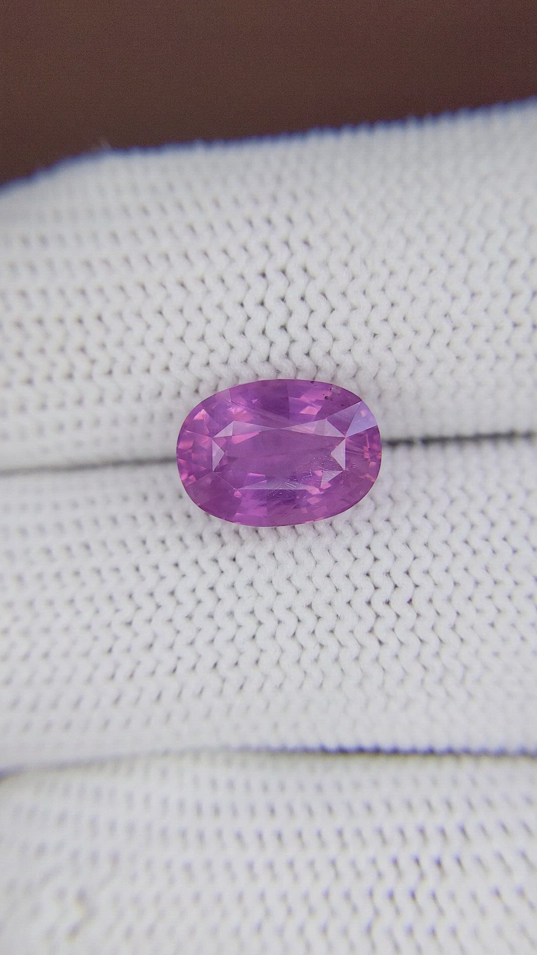4.68 Ct. Pinkish Purple Sapphire from Ceylon (Sri Lanka) Size Video