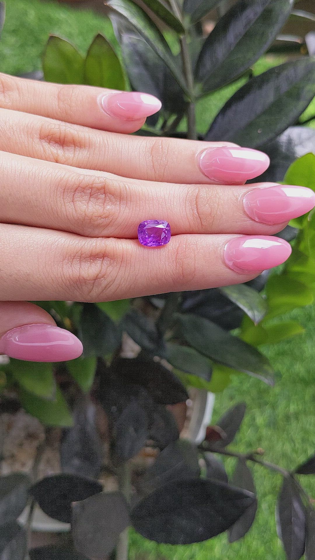 3.11 Ct. Pinkish Purple Sapphire from Ceylon (Sri Lanka) Size Video