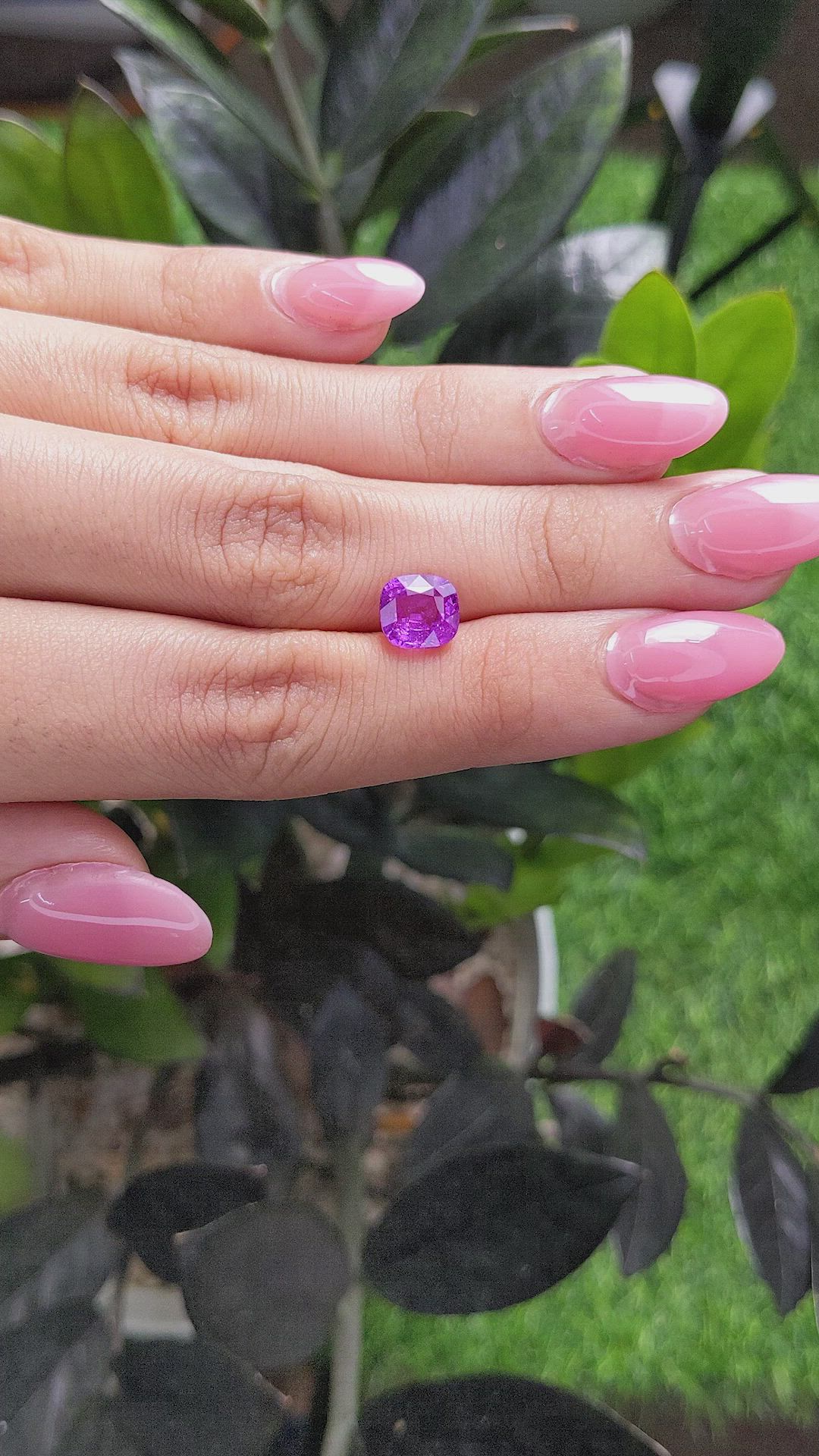 3.10 Ct. Pinkish Purple Sapphire from Ceylon (Sri Lanka) Size Video