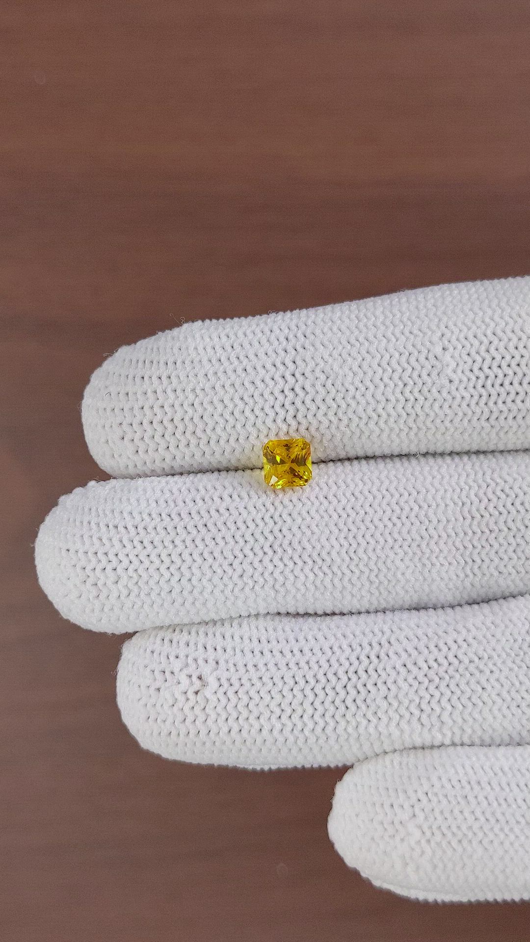 1.05 Ct. Orangish Yellow Sapphire from Ceylon (Sri Lanka) Size Video