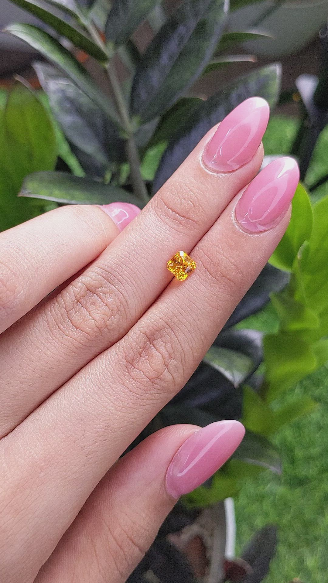 1.05 Ct. Orangish Yellow Sapphire from Ceylon (Sri Lanka) Size Video