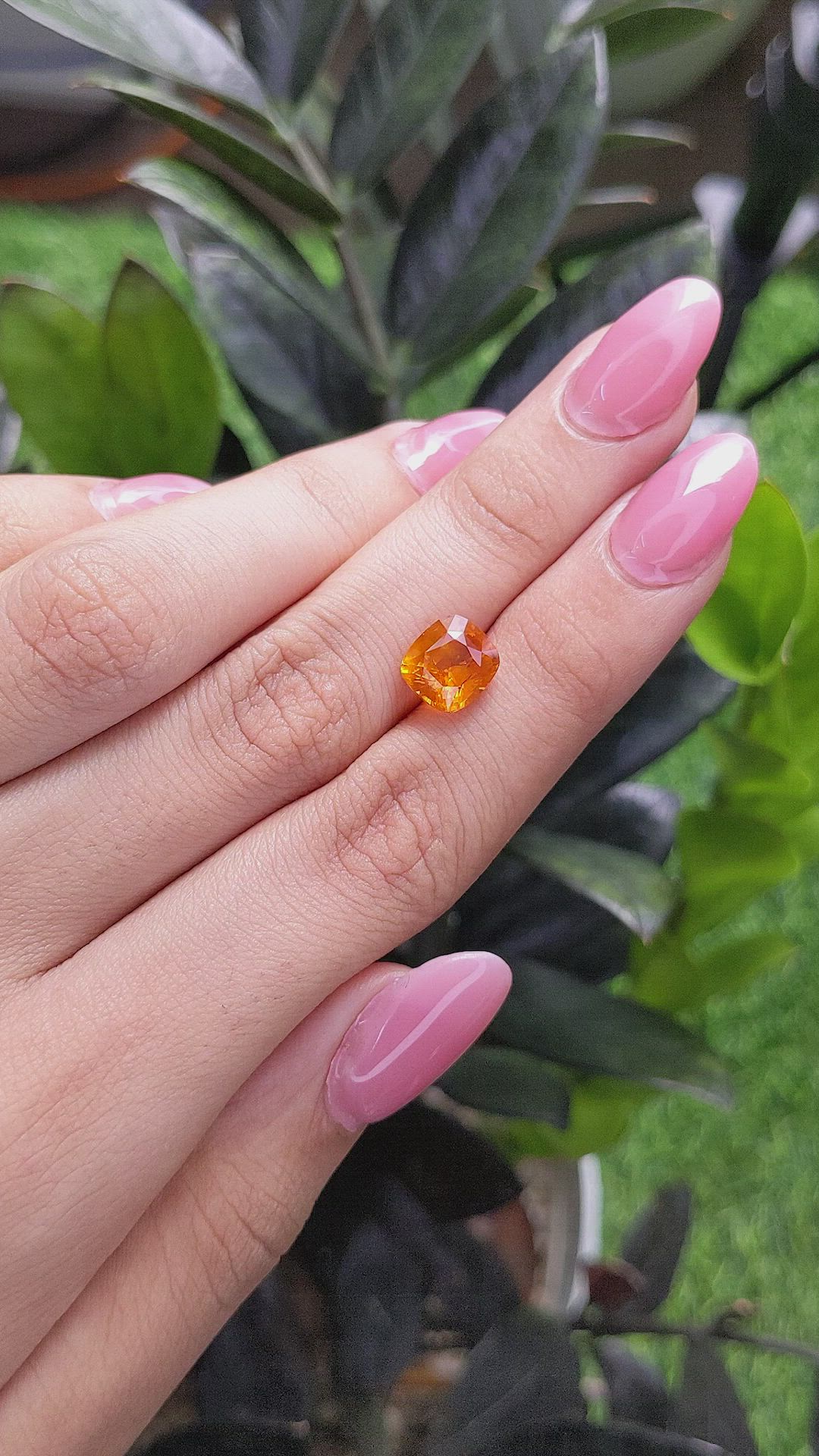 4.15 Ct. Orange Sapphire from Ceylon (Sri Lanka) Size Video