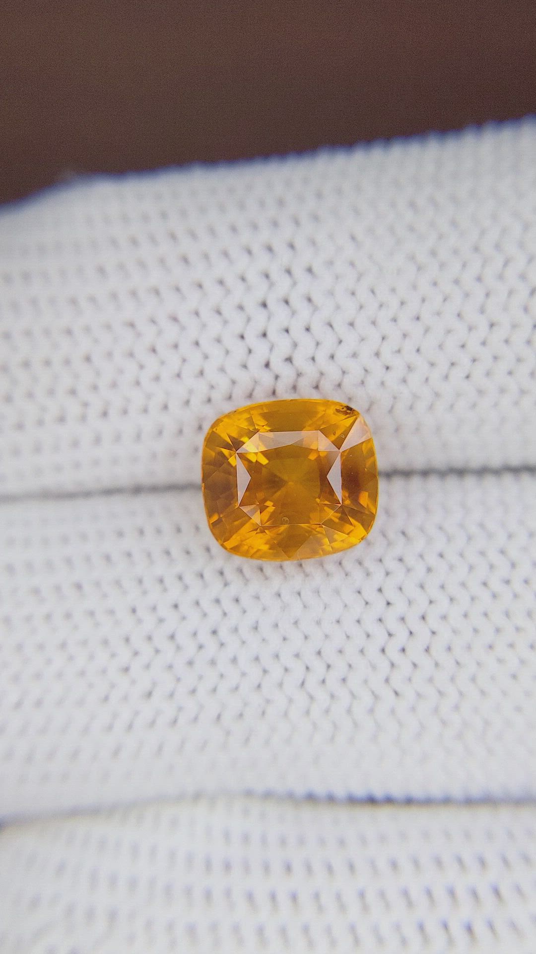 4.15 Ct. Orange Sapphire from Ceylon (Sri Lanka) Size Video