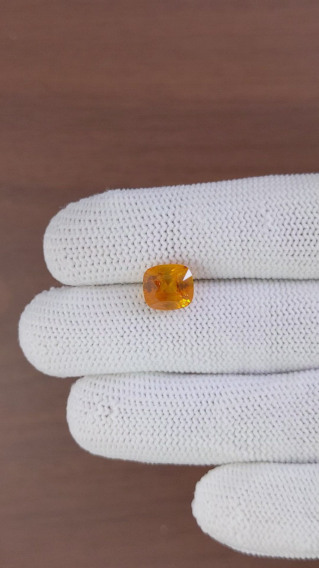 4.15 Ct. Orange Sapphire from Ceylon (Sri Lanka) Size Video