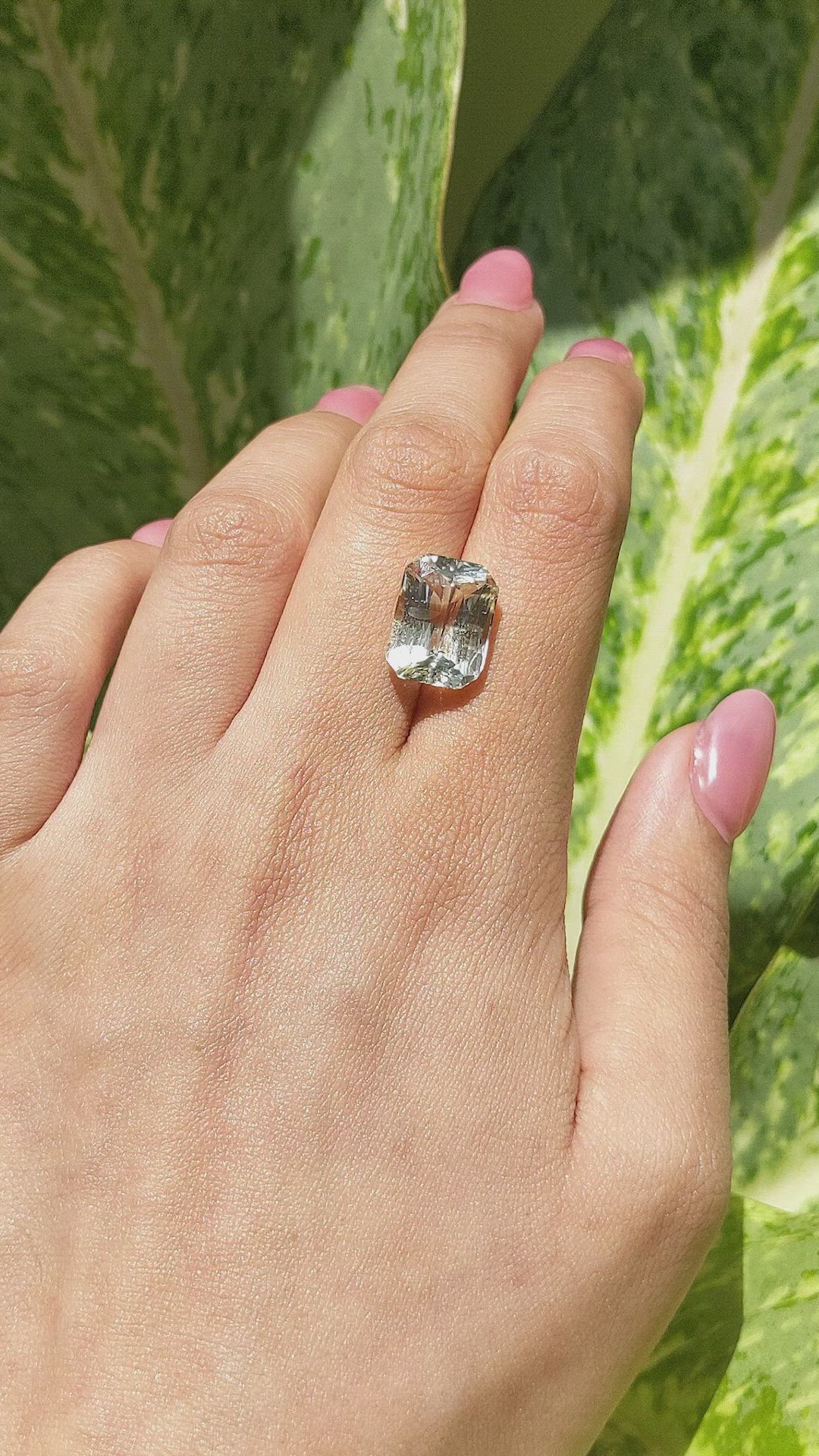 12.12 Ct. White Sapphire from Ceylon (Sri Lanka) Size Video