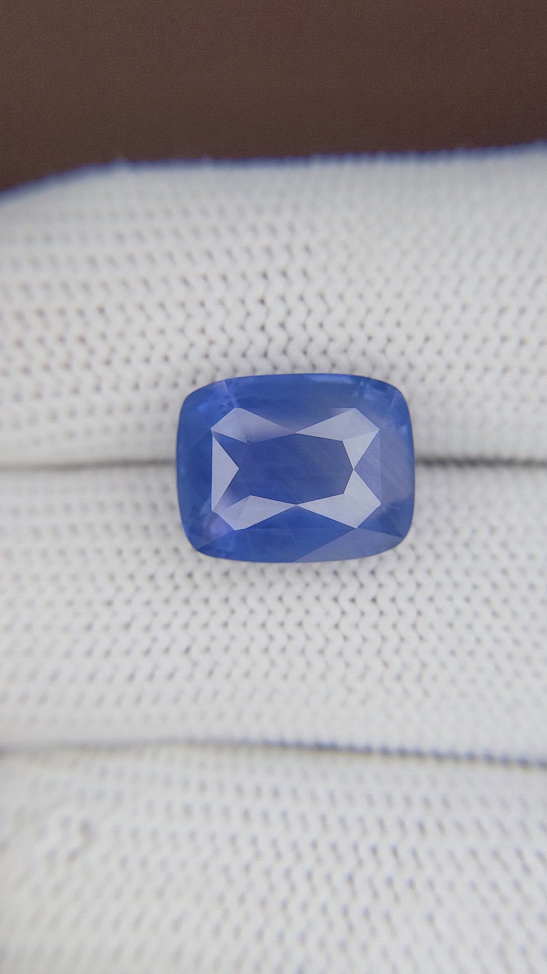 11.42 Ct. Blue Sapphire from Ceylon (Sri Lanka) Size Video