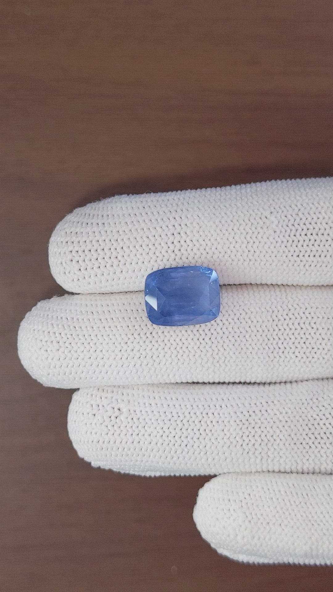 11.42 Ct. Blue Sapphire from Ceylon (Sri Lanka) Size Video