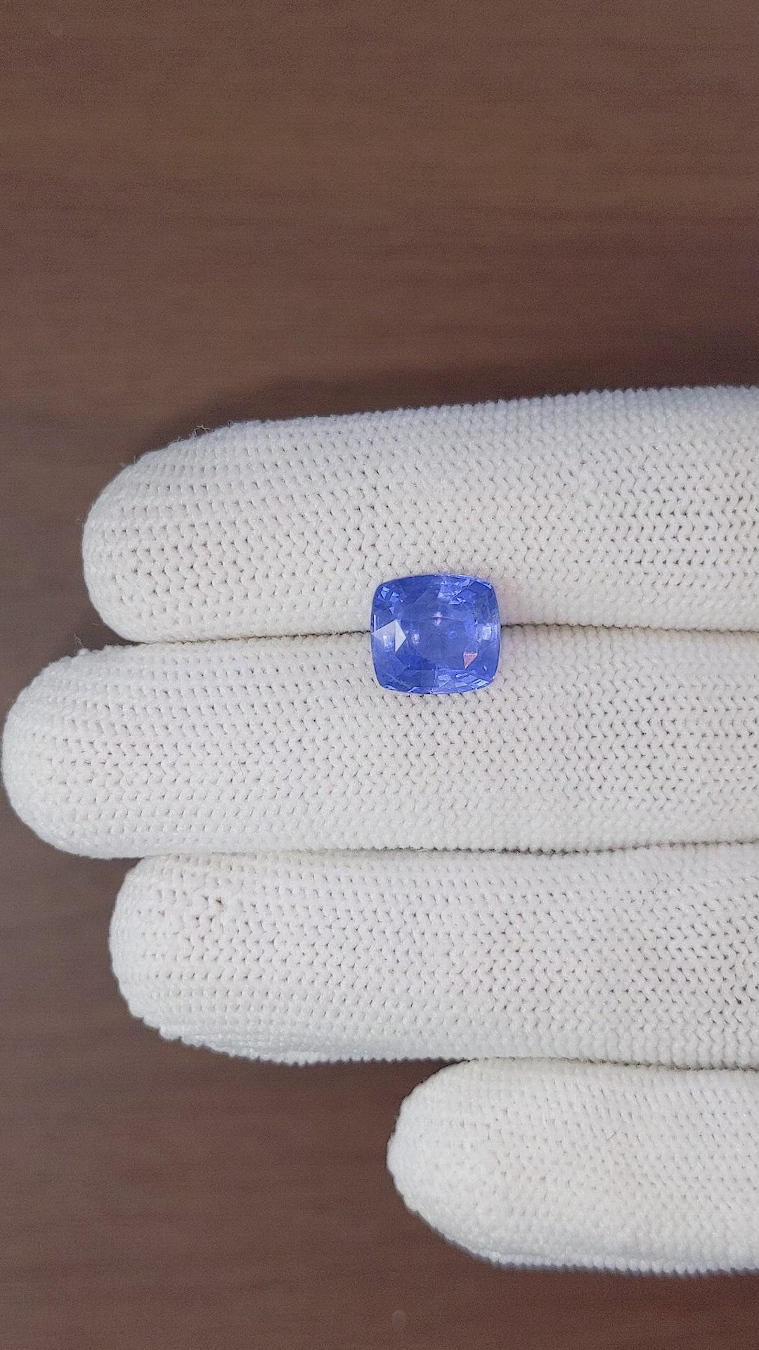 5.13 Ct. Blue Sapphire from Ceylon (Sri Lanka) Size Video