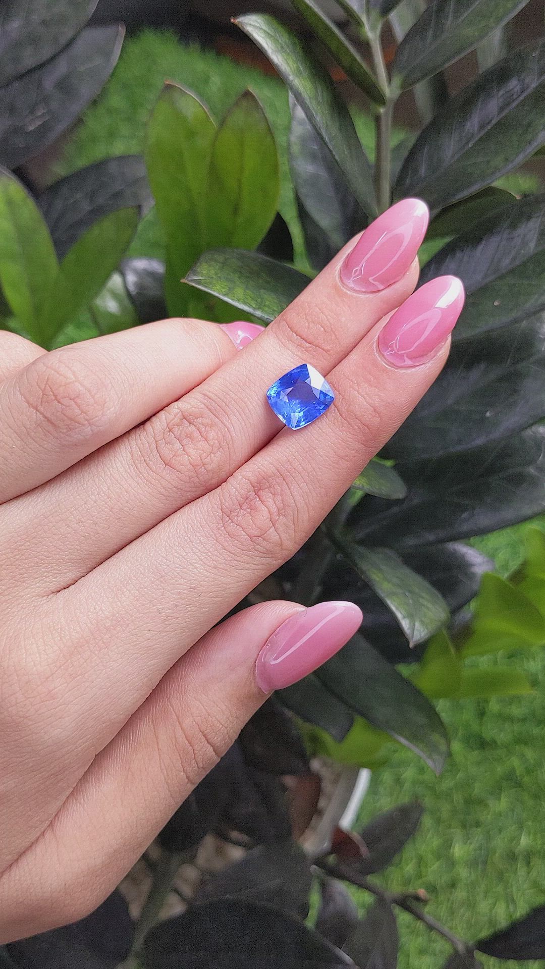 5.13 Ct. Blue Sapphire from Ceylon (Sri Lanka) Size Video