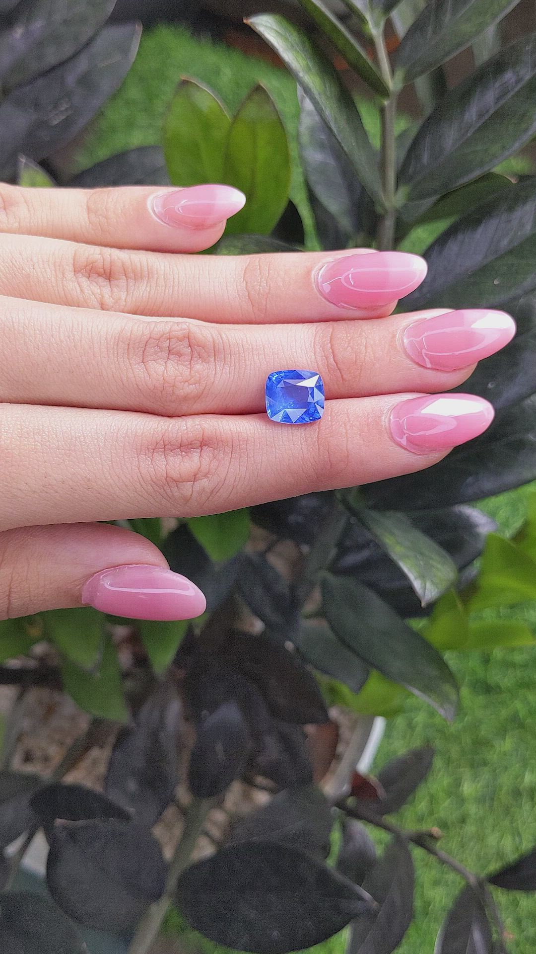 5.13 Ct. Blue Sapphire from Ceylon (Sri Lanka) Size Video