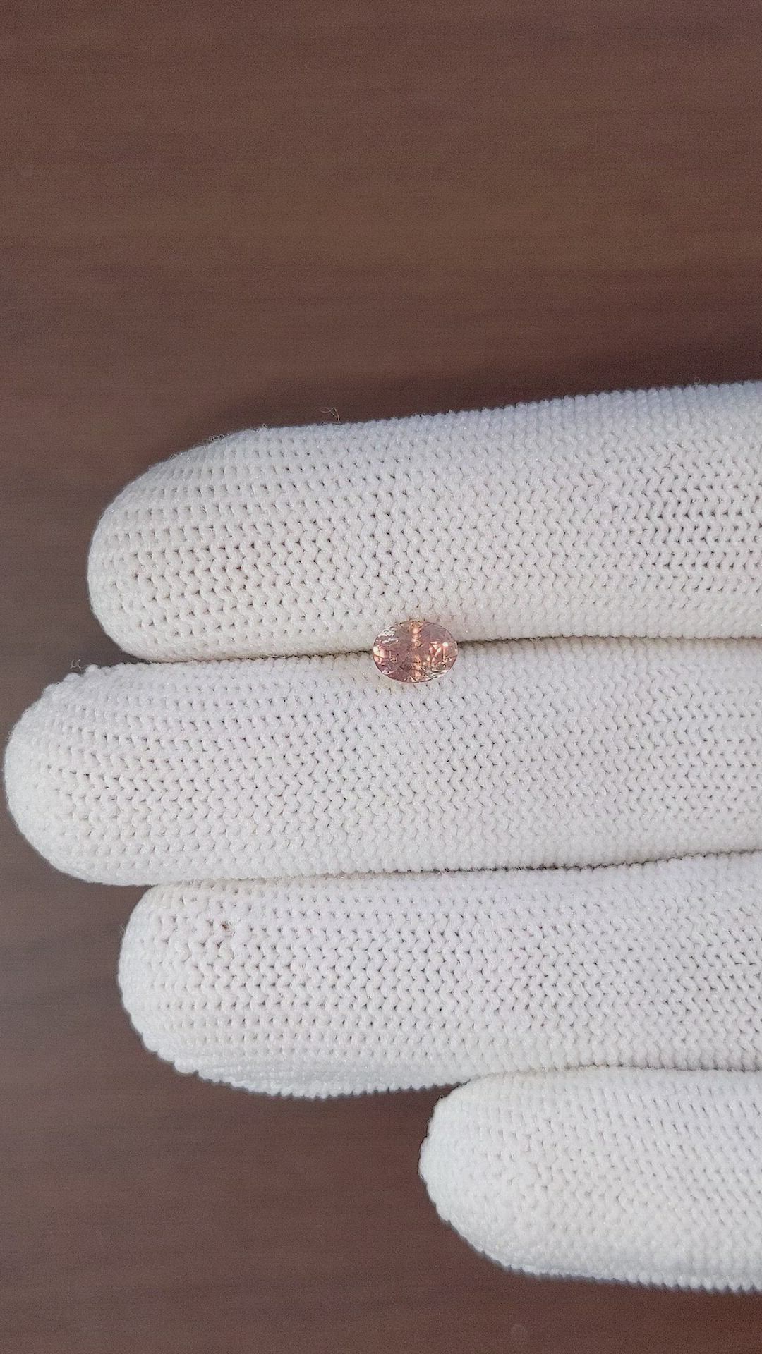 1.08 Ct. Padparadscha Sapphire from Ceylon (Sri Lanka) Size Video
