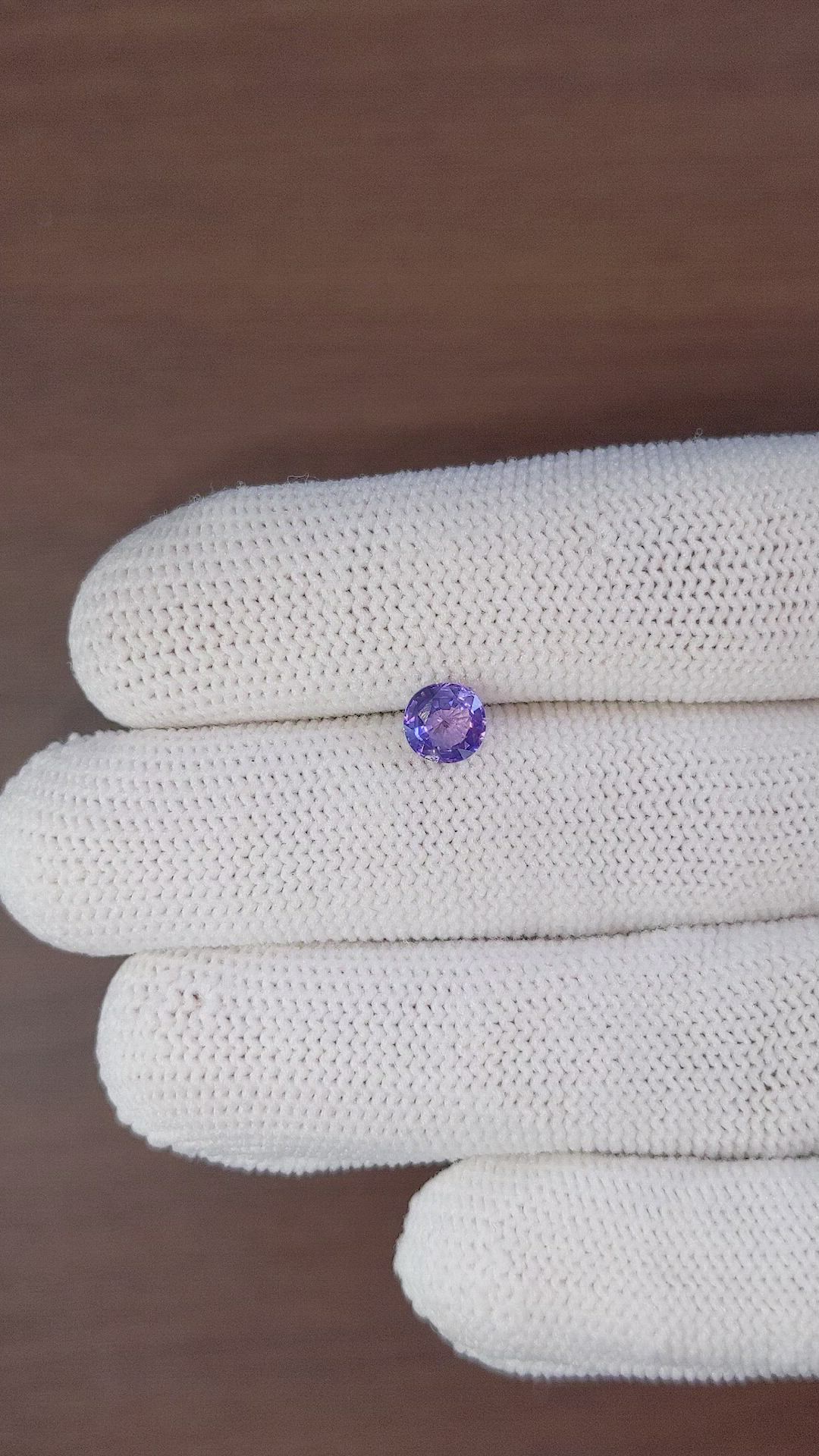 1.00 Ct. Color Change Sapphire from Ceylon (Sri Lanka) Size Video