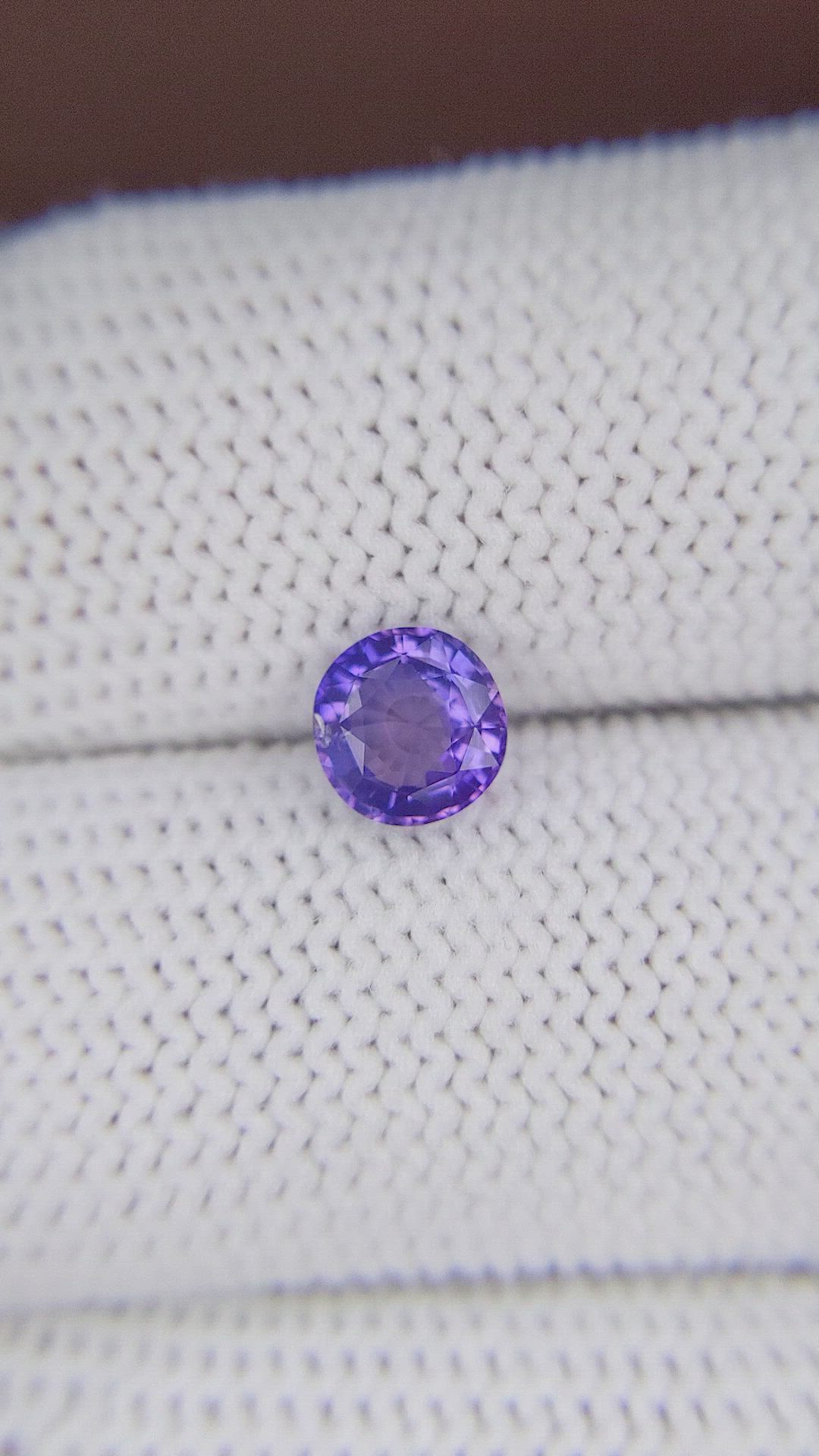 1.00 Ct. Color Change Sapphire from Ceylon (Sri Lanka) Size Video