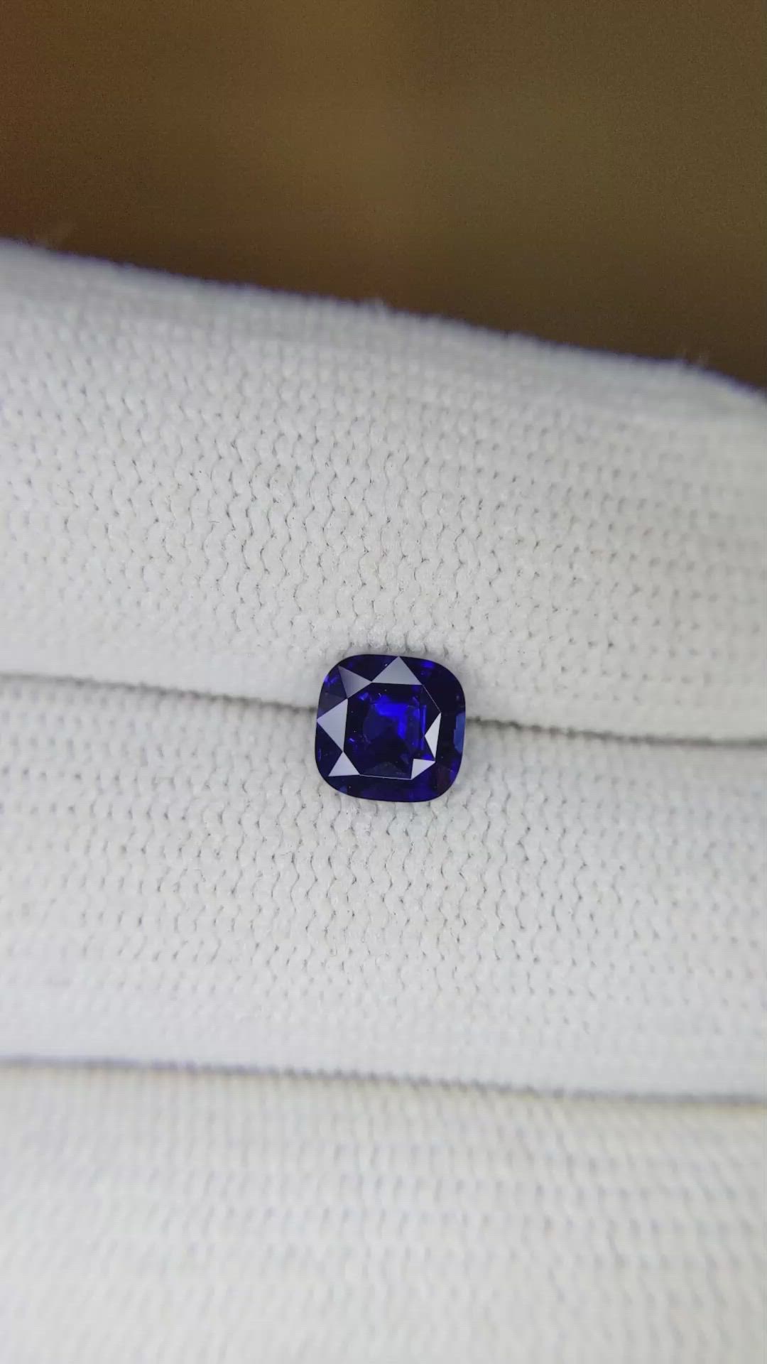 1.04 Ct. Blue Sapphire from Ceylon (Sri Lanka) Size Video