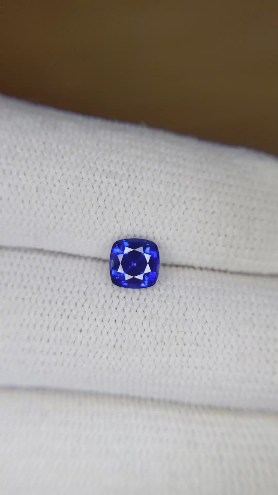 1.02 Ct. Blue Sapphire from Ceylon (Sri Lanka) Size Video