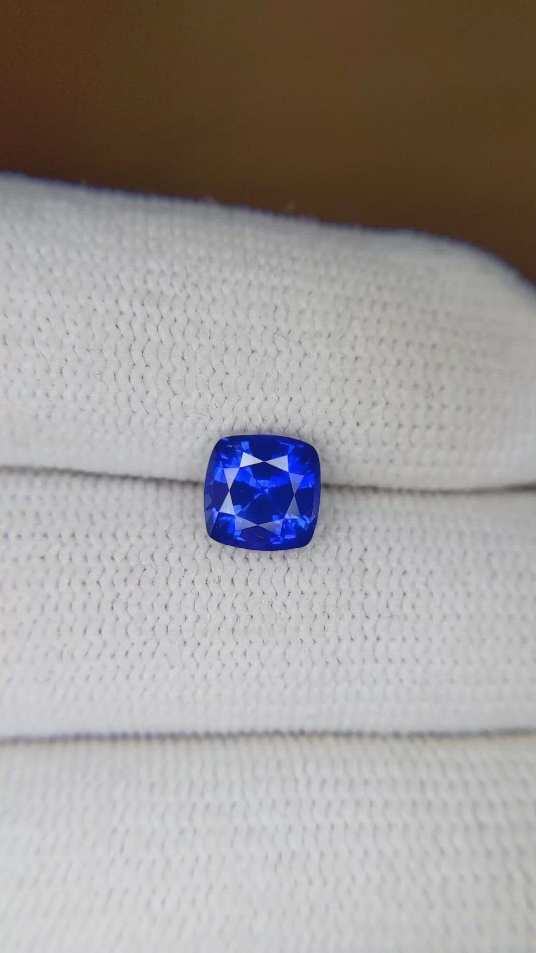 1.47 Ct. Blue Sapphire from Ceylon (Sri Lanka) Size Video