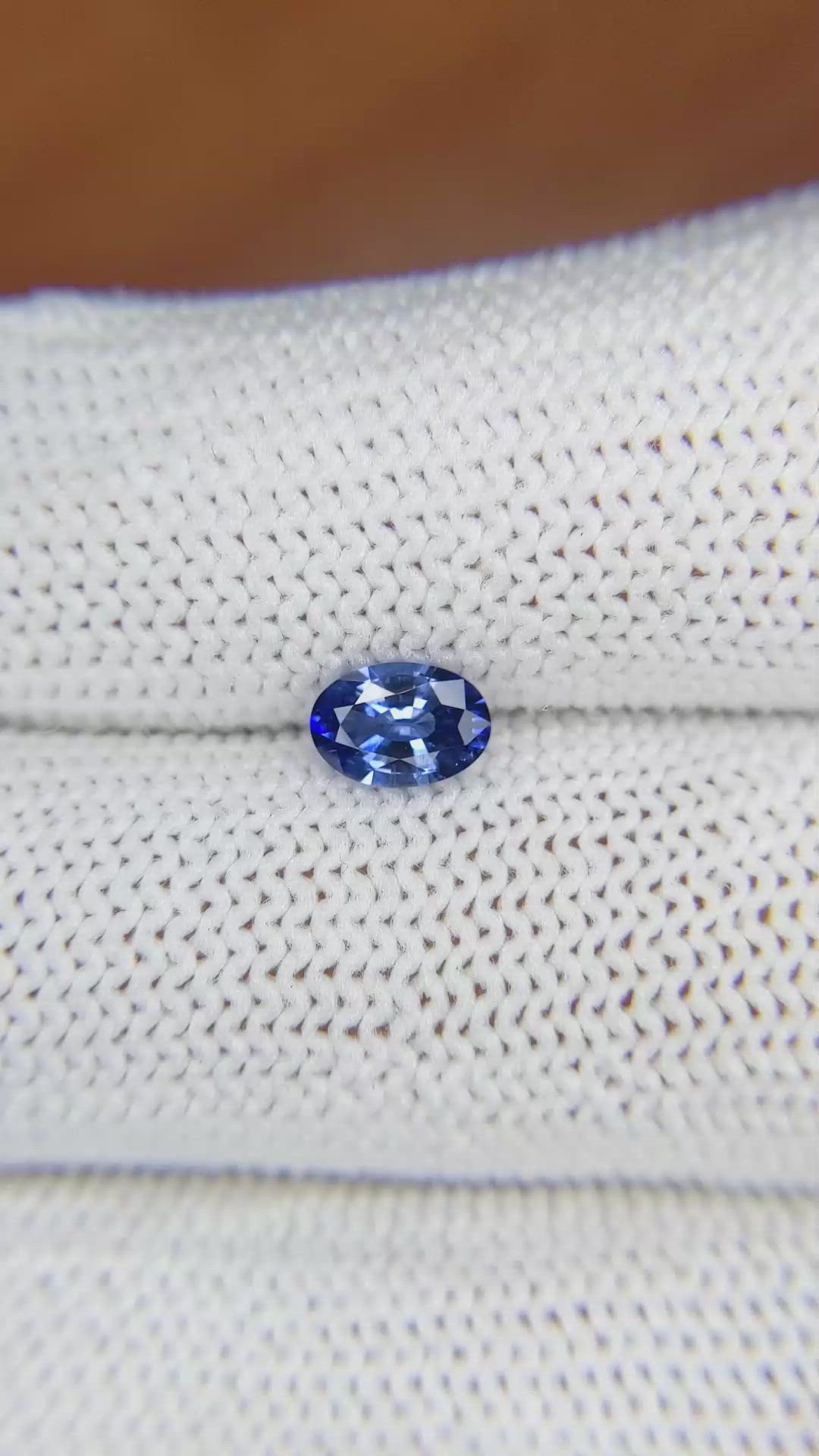 0.70 Ct. Blue Sapphire from Ceylon (Sri Lanka) Size Video