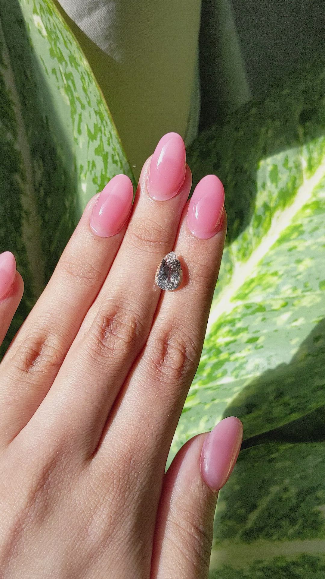 3.81 Ct. White Sapphire from Ceylon (Sri Lanka) Size Video