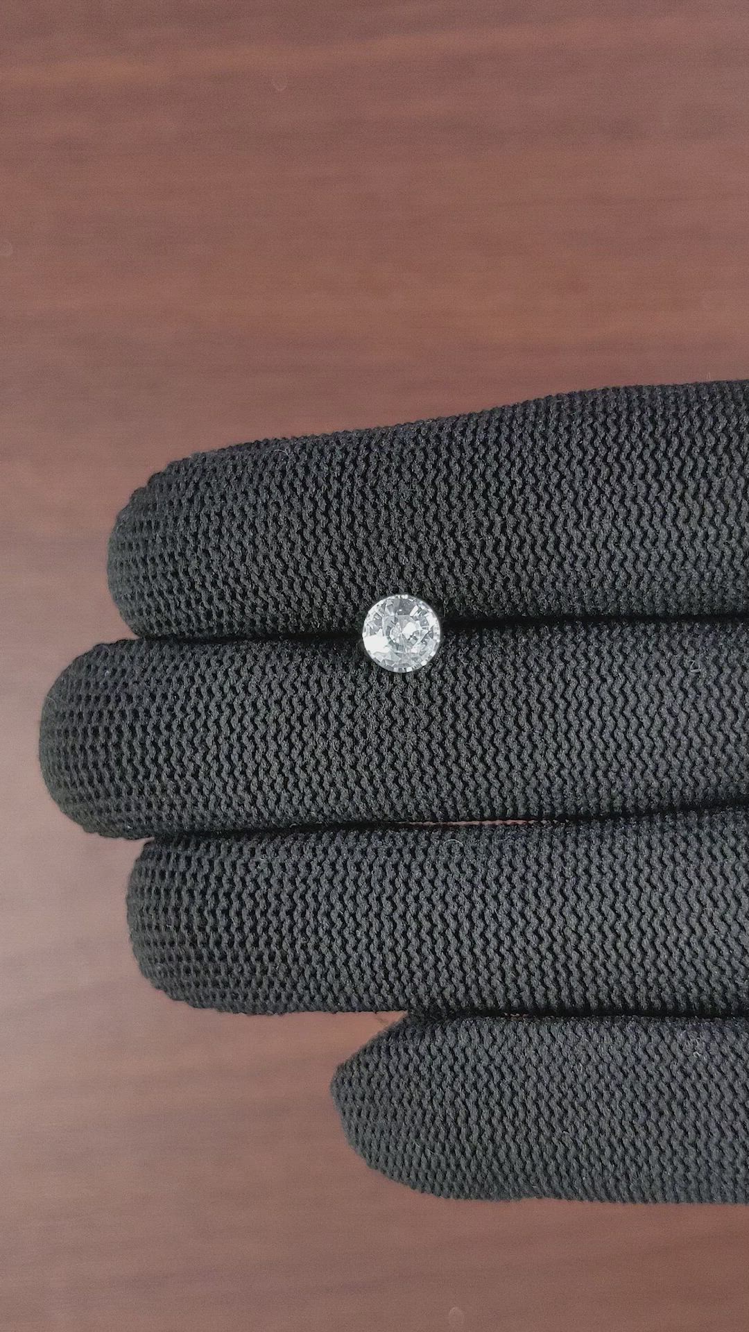 1.14 Ct. White Sapphire from Ceylon (Sri Lanka) Size Video