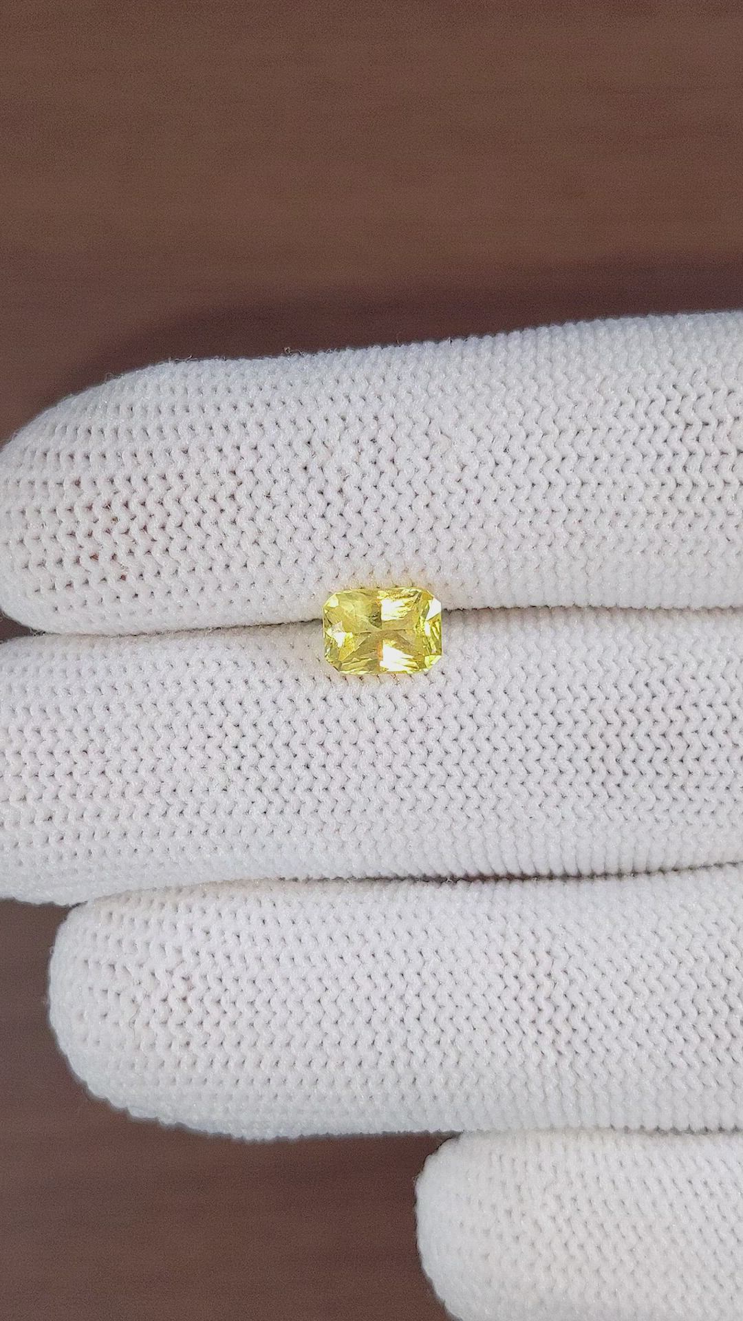 1.53 Ct. Yellow Sapphire from Ceylon (Sri Lanka) Size Video