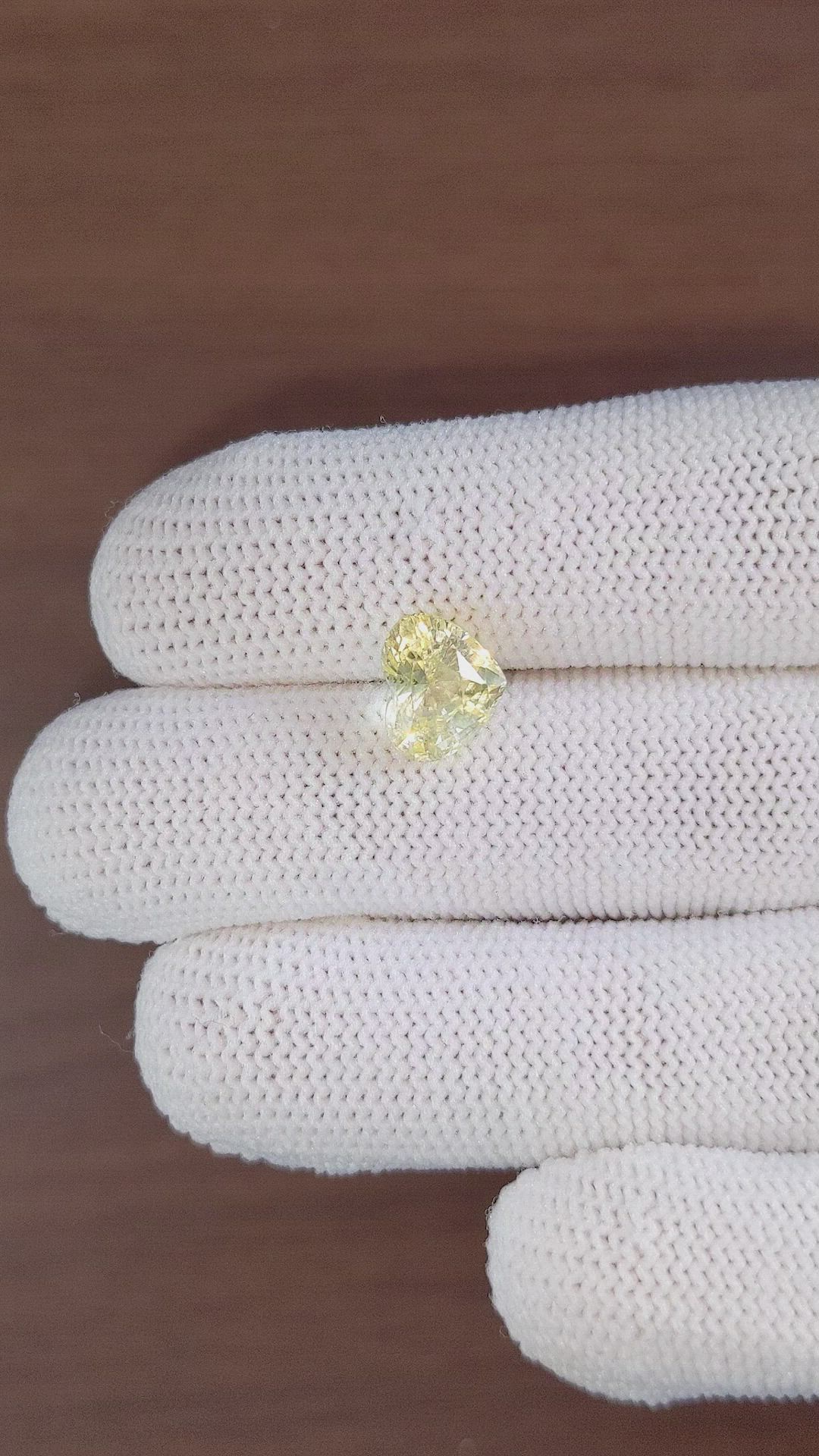 3.66 Ct. Yellow Sapphire from Ceylon (Sri Lanka) Size Video